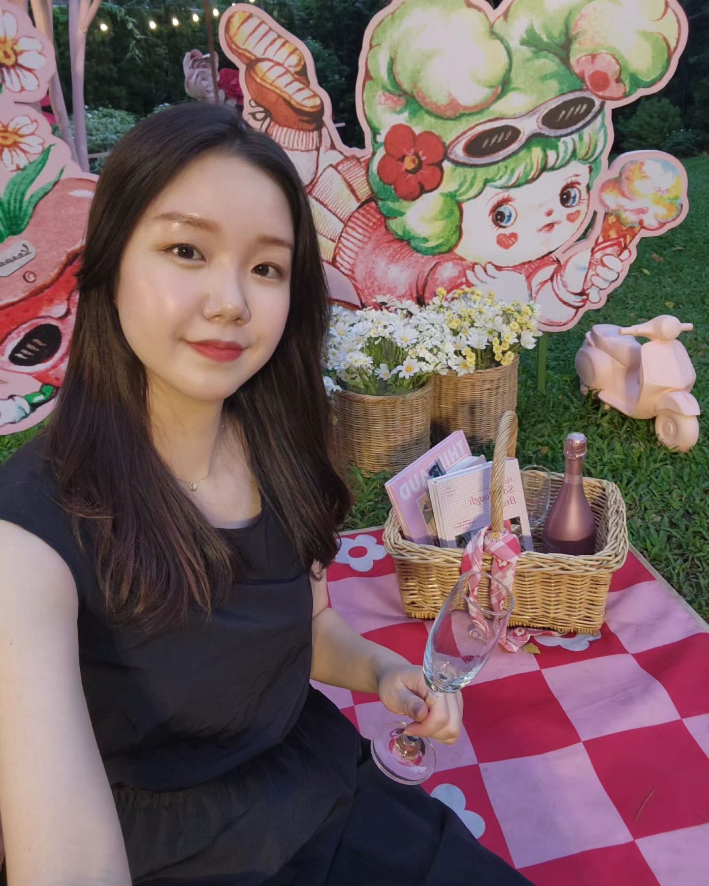 방콕여행중⚘️🖤

오랜만에 피드 업로드...🥲
요즘 너무 바빠..❤️‍🔥

연말 마무리 잘 하고 내년에 또 열심히💪
계획했던 일들 착찻착!

#방콕여행 #겨울에더운나라 #thailand #bangkok #pinkrosa #방콕젊은이들의핫플레이스 #하루2만보 #가는길이엄청험했다 #택시타자 #🚕