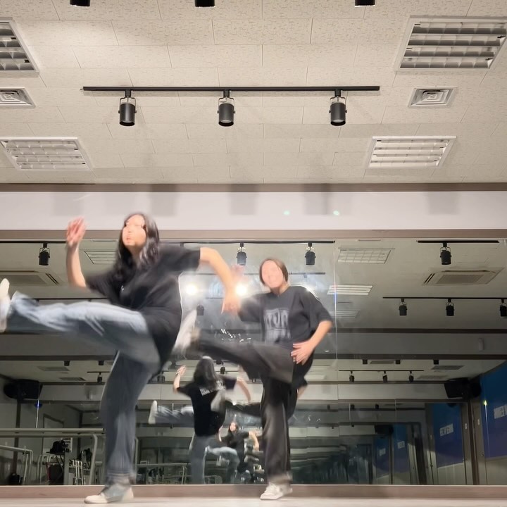 왕재미다 이말이야🫧

#choreography by jia__eri 
#choreography by mindy_y_y
