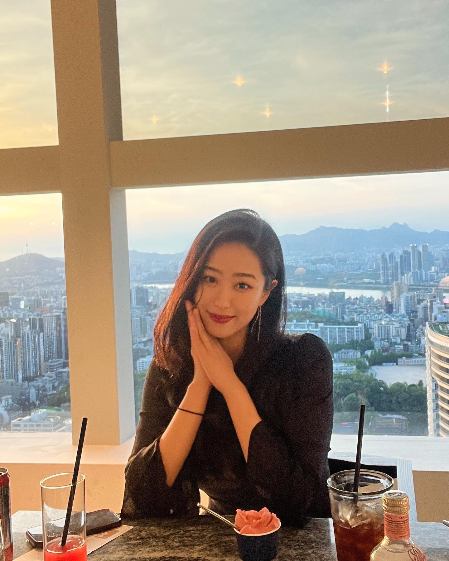 오랜만에 피드 업로드
사진에서도 이제 나이 드는게 보이는,,
즐겁고 행복하게 보낸 생일
축하 다시 한번 감사합니다🖤