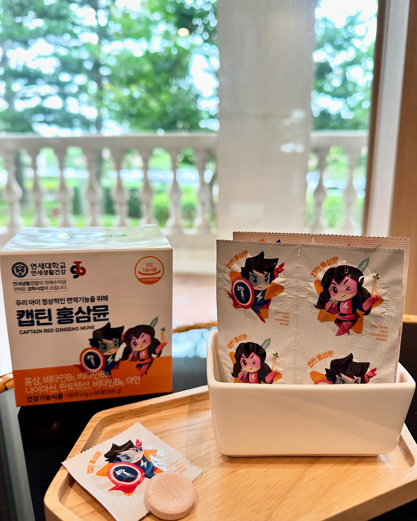 #협찬
.
.
긴 장마로 습하고 더운 여름
오늘은 초복이였는데요

저는 학교수업 학원수업으로 바쁜 아이에게 연세대학교연세생활건강 브랜드 & ㈜한미양행 제조한 쓴맛 홍삼을 싫어하는 아이들이 좋아하는 블루베리맛 츄어블 챙겨주고 있어요

홍삼+아연+비타민B군(비타민B1+ 비타민B2+판토텐산+나이아신+ 비타민B6) 주성분 7가지 영양이 골고루 들어있여요

홍삼 5대기능은 면역력증진,기억력개선,피로개선,혈소판 응집억제를 통한 혈액흐름개선,항산화 도움을 줘요

아연은 정상적인 면역기능, 정상적인 세포 분열에 필요하고 비타민B군은 종합영양 성장발육(체내에에너지 생성 및 에너지 대사)에 도움이 되요

정상적인 면역기능+종합영양 성장발육+홍삼5대기능성 3중 기능성 식약처 인증 받은 건강기능식품이예요
무엇보다 한번 먹고 나면, 아이들 스스로 챙겨 먹는 영양제라 마음에 들어요

식품의약품안전처 건강기능식품, ISD,GMP 인증시설에서 제조했어요
.
.
#어린이영양제 #키즈영양제 #청소년영양제 #초등학생영양제 #중학생영양제 #면역력 #홍삼 #밥태기 #밥잘먹는 #성장발육 #균형잡힌성장 #홍삼츄어블 #육아 #육아스타그램 #육아소통