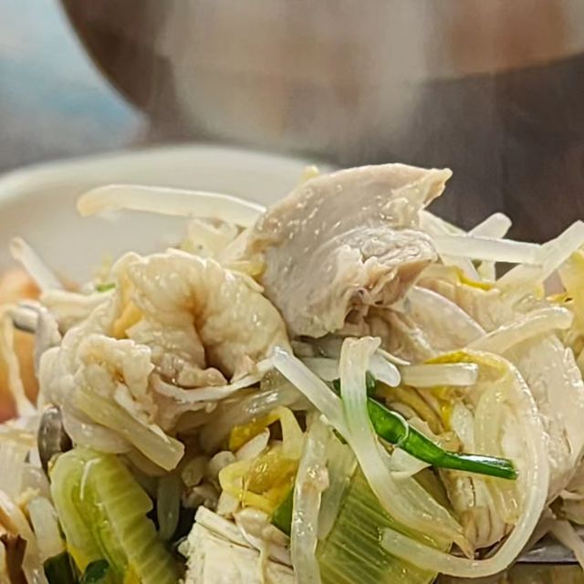 맛집찾아.. 기록을 남겨요.. 내가 먹고 내가 찍는 리얼 사진.. on Instagram: "#협찬 🧁🧁백년닭개장🧁🧁 석바위시장에 위치하고 있는 미추홀구 닭요리 맛집 #백년닭개장 이에요 매일 신선한