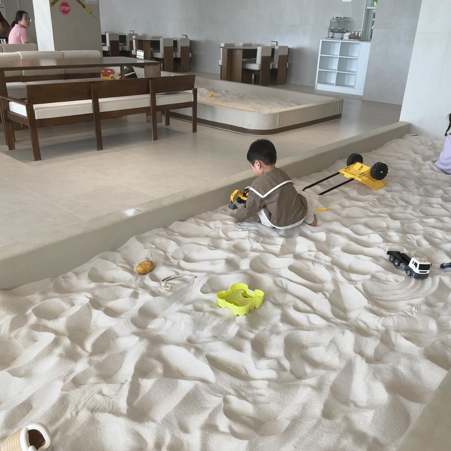 휴일순삭,,,,,,,,,
너희만즐거웠다면 됬어,,,,,,,,,,

시간제한없는키즈카페💚