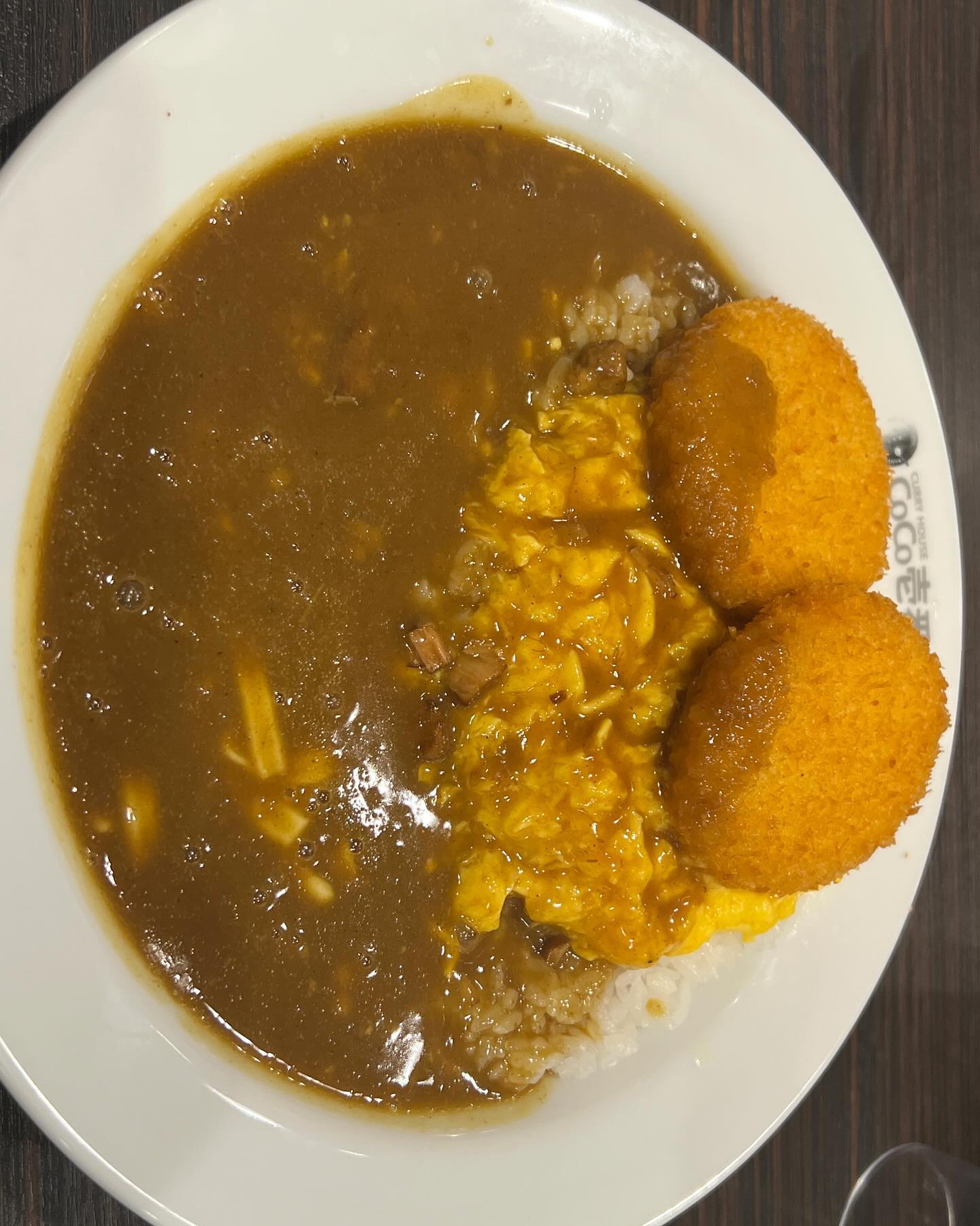 오사카 여행 2탄
도톤보리 / 신사이바시 / 
다이마루 / 녹차카페
맛있는거 많이 먹어서 행복 그자체
스파이패밀리 책을 코코이치방야에서 볼 수 있다니
일본 오길 잘했다..💕
우메다 햅파이브에 주술회전 카페 있는거 실화..??