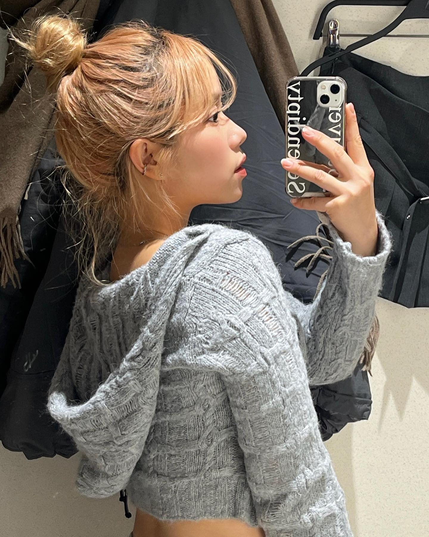 옷 참 귀여웠는데말야...🧟‍♀️