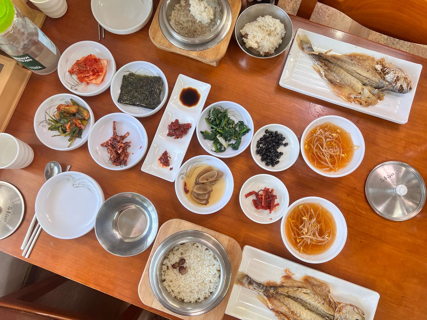 하남한정식 하남보리굴비 맛집 영광굴비한정식 

하남한정식 하남보리굴비를 먹을 수 있는 영광굴비한정식에서 식사를 했는데요!!
직접 매일 아침마다 도정하신 쌀로 지은 돌솥밥으로 방문하시는 손님들께 입소문이 나있더라구요🫶
​
보리굴비 좋아하시는 분들은 반찬도 정갈하고 맛있어서 너무너무 추천드리고 싶은 맛집입니다 ㅎㅎ

음식 하나하나 정성가득해서 만든것이 느껴졌었던 영광굴비한정식 방문하시는 모든 분들께 강추드리는 하남한정식 맛집이에요 ㅎㅎ
사장님이 음식에 대한 프라이드도 있으시고 넘 맛있어서 좋았던 하남보리굴비 맛집 영광굴비한정식 모두 꼭 맛봐보세요❣️❣️
​
보리굴비랑 영광굴비, 다른 굴비종류들도 선물세트로도 판매하고 있고 네이버스토어도 운영중이라고 하시더라구요!
다가오는 어버이날 선물로도 너무 좋을 것 같고요. 
건강과 맛 둘다 챙긴 찐 보양건강맛집 영광굴비한정식 강추드립니다 ㅎㅎ

​
​
#하남한정식맛집 #하남한정식 #춘궁동맛집 #하남보리굴비 #하남한식맛집 #보리굴비맛집 #고골맛집 #하남보리굴비 
​