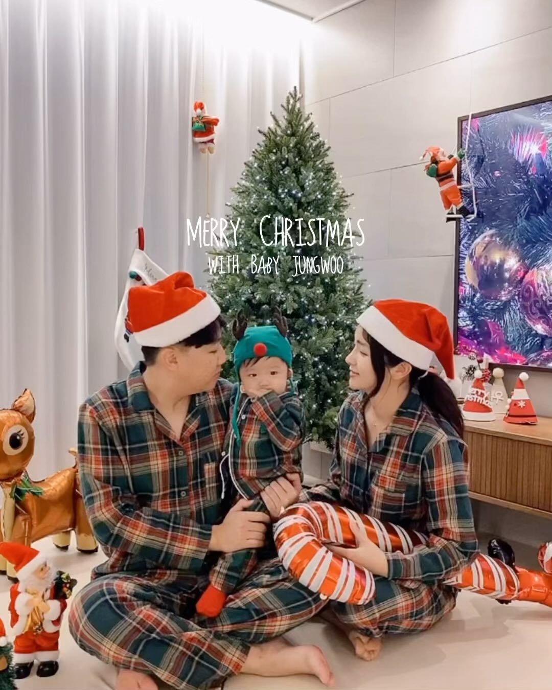Happy Christmas with jungwoo🎄

정우와 함께하는 첫크리스마스💚
엄마아빠가 우리정우 너무많이 사랑해❤️