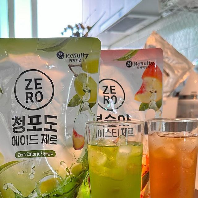 냠냠 on Instagram: "#광고 집에서 즐기는 시원한 과즙가득 아이스티 [맥널티 대용량 제로 칼로리 음료] 커피보다 시원한 음료를 먹고 싶은 날! 탄산이나 다른 과즙음료는 칼로리가 높아서 걱정