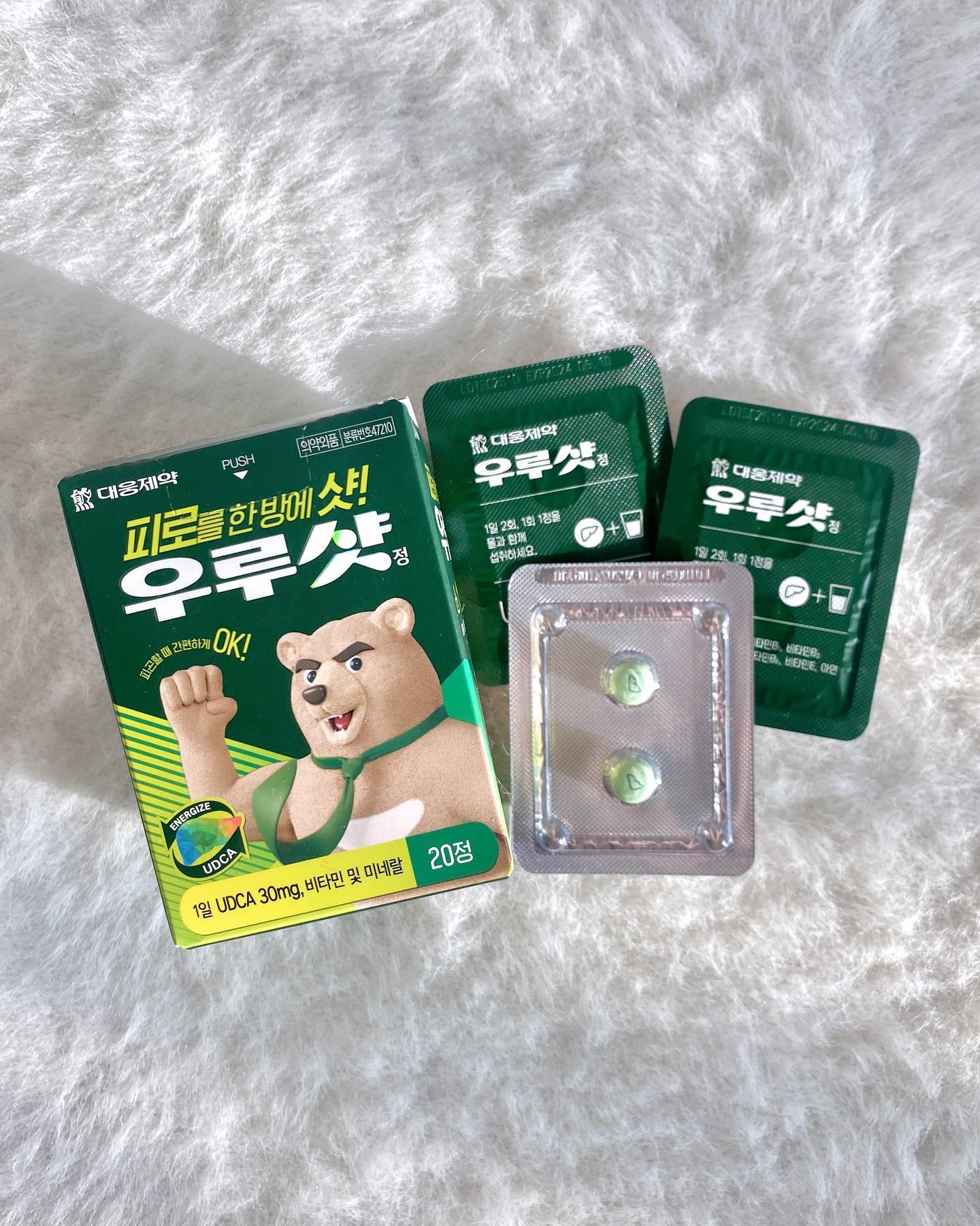[2022.02~2023.02 대웅제약 임직원 체험단 기록]

💪우루샷💪
육체 피로회복에도, 숙취에도 넘 좋은 피로회복제입니다 !
제 출퇴근 시간은 왕복 4시간이었는데요😇
실제로 우루샷 하루 두 알을 복용한 날이면 피로도가 확실히 덜 했답니다 :)
알약이 작아서 목넘김도 편하고 비타민도 함께 들어있어서 
이제 출퇴근 길도, 회식도 무섭지 않아요ㅎㅎ

🍀세노메가 맘스 식물성알티지오메가🍀
원료부터 캡슐까지 모두 식물성인, 비건을 위한 오메가3입니다!
대웅제약의 3중 품질관리를 거쳐 믿을 수 있는 r-TG폼 원료를 사용하여
체내 흡수율이 높다고 합니다.
하루 한 알로 혈행 건강, 눈 건강, 뼈 건강과 항산화까지 복합 케어하세요 :)

🍪바이탈썸 칼마디🍫
드디어 나온 츄어블 쪼꼬맛 비타민입니다 ! 
제티 가루 부셔먹는 식감이라 그런지 간식처럼 손이 자주 가네요ㅎ
하루 두 알로 칼슘 마그네슘 비타민까지 간편하게 챙기세요~!

💜락피더스 슬림바이옴💜
하루 한 알로 체지방감소와 장 건강 관리까지 가능하다니..!
다이어트 유산균은 대웅제약이 국내 최초인거 알고 계셨나요~?
장용성 코팅 방식을 적용한 캡슐 한 알로
4중 복합 케어를 완성해보세요 !

🦷덴티가드클리닉 안티프라그 레귤러 칫솔🦷
대웅제약 칫솔은 처음인데, 정말 기대 이상입니다!
서울대학교 치과대학 현업 교수진과 함께 연구했다고 해요.
그래서 그런지 자극없이 상쾌하고 개운하게 구강관리 할수있어요.
칫솔모 끝에 있는 인디케이터 모 색상으로 칫솔 교체 시기를 알 수 있고
(보라색>> 하얀색) 육각형 손잡이 덕분에 편안하게 사용 가능해요!
딥클린 탄력 미세모 덕분에 치아 사이를 더 개운하게 해줍니다ㅎㅎ
꼭 한 번 사용해보세요 !

🩵덴티가드클리닉 구강유산균 덴탈케어 애플민트🩵
물 없이 간편하게 먹을 수 있는 츄어블 구강유산균! 들어보셨나요~?
SUGAR FREE 자일리톨 8%로 함유로, 양치 후 자기 전에 먹으면
다음 날 아침부터 상쾌한 하루를 시작할 수 있어요ㅎㅎ
특허받은 구강유산균 2종과, 장 유산균 17종이 모두 들어있답니다~! 

🫧덴티가드클리닉 시린이케어 브라이트닝🫧
덴티가드클리닉 치약 라인들은 시린이 케어와 잇몸질환 예방,
구취케어, 치아 미백을 유지해줘서 돌아가면서 사용하기 넘 좋은데요 !
상쾌한 사용감은 물론 효과까지 있어서 늘 쟁여두고 사용하고 있답니다 :)

💛세노메가 맘스 식물성알티지 오메가3💛
리뉴얼 된! 대웅제약의 맘스 오메가가 돌아왔어요 :)
임신부도 안심하고 먹을 수 있는 식물성 DHA 원료와,
순도 80% 초임계 추출 알티지오메가3입니다ㅎㅎ
비타민D도 강화되어 한 알로 4중 복합기능성 케어가 가능하답니다 !
알약이 작고 말랑말랑해서 목 넘김이 쉬운 제품이에요.

💚세노메가 식물성 알티지오메가3💚
새로 리뉴얼된 세노메가 식물성 알티지오메가3!
순도 80% 안심 초임계 추출 오메가3와, 비타민D3, 비타민E가 들어있어
하루 한 알로 건강케어 가능하답니다 :)

🩷DW-EGF 콜라겐실크림앰플🩷
하루하루 건조하고 피부 탄력도 떨어지는 것 같다면?!
EGF가 함유된 쫀쫀 그 자체, 콜라겐실크림앰플을 추천해요ㅎㅎ
컬러도 보습력도 좋아서 요즘 매일 사용하고 있답니다
리프팅되는 느낌에 저희 엄마도 좋아하신답니다😊

#대웅제약체험단 #체험단 #서포터즈 #체험단리뷰 #리뷰 #이벤트 #리뷰이벤트 #협찬 #제품협찬 #건강기능식품 #화장품 #리뷰어 #제품제공