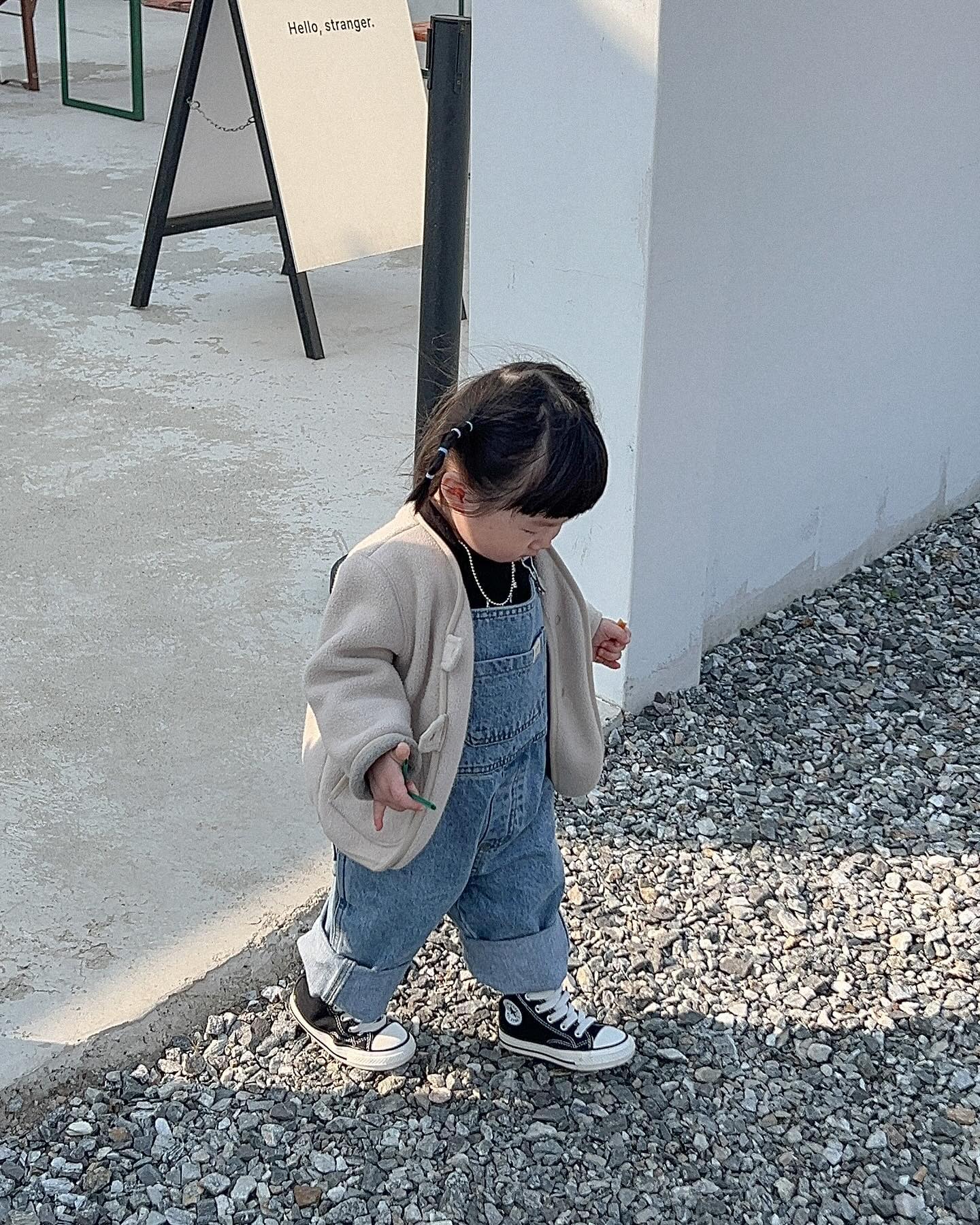 ఇ 
많이 컸다는게 새삼 느껴지는 요즘〰️
말은 아직이지만 대부분의 소통은 되는듯…!🤓
기특해 송이나🩵💙