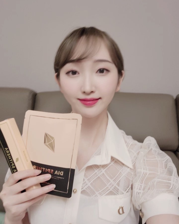 @lovely_gracekang on Instagram: “촉촉 수분감이 오래가는 누디크 신상 다이아 스피테라 요새 꾸준히 발라주니 속건조가 사라졌어요 ㅎㅎ #누디크 #스피큘앰플 #광고#스피큘앰플#다이아스피테라#