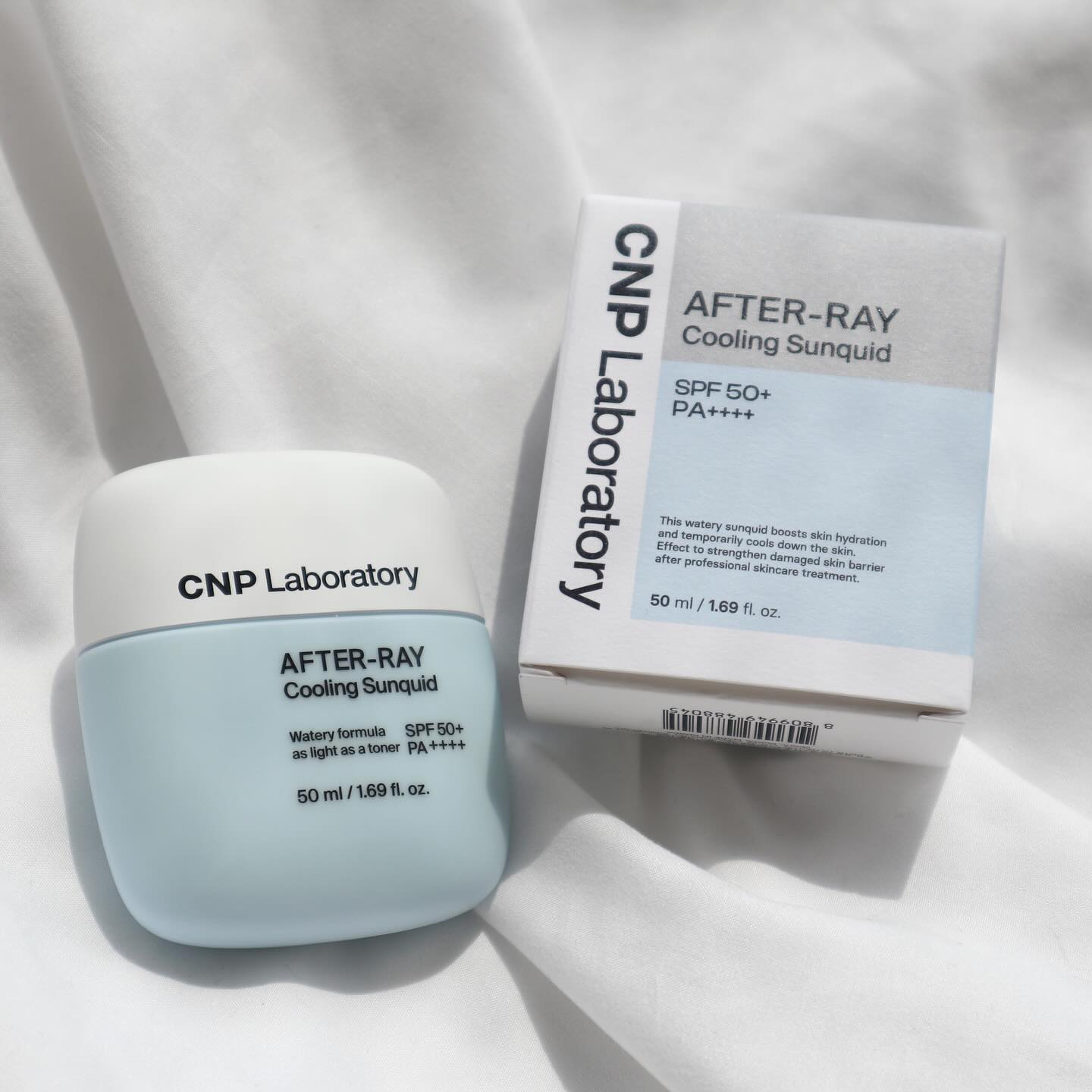 #제품제공
🩵CNP 애프터레이 쿨링 선퀴드🩵
 
💟SPF50+ PA++++
_______________________________
#CNP #선퀴드 #애프터레이쿨링선퀴드
바르지 않은 듯한 가벼움으로 피부에
빠르게 밀착되는 CNP 애프터레이 쿨링
선퀴드 가지고 왔습니당!
-
CLEAN FORMULA
애프터-레이 쿨링 선퀴드는 피부는
물론 해양생태계를 고려해 PEG 프리의
클린 뷰티 포뮬라로 완성했습니다!
-
☀피부 관리 후에도 편안하게!
CNP 피부 전문가들이 연구 끝에 2가지
성분을 엄선하여 처방!
피부를 건강하고 탄탄하게 채워줄 리페어
펩타이드™와 피부에 수분을 오래도록
남겨줄 글루-히알루론산™ 함유!

☀보습 특화 성분 함유로 강력한 촉촉함!
빙하수, 소르비톨, 소듐PCA, 트레할로스
함유로 수분공급에서 유지까지 강력하게
케어해 줍니다!

☀장벽 · 보습 · 피부 온도까지 케어!
✔피부 전문 관리 후 사용 시
1회 사용 직후 피부 장벽 29.4% 개선!
✔보습도 촉촉하게!
1회 사용 직후 피부 수분 293.3% 개선!
✔즉각적인 쿨링 효과!
피부 온도 17.1% 개선! [ 6.04℃ 감소 ]
*단, 일시적일 수 있습니다

-
#글로우픽 #glowpick #글로우픽서포터즈
#2024글로우픽서포터즈