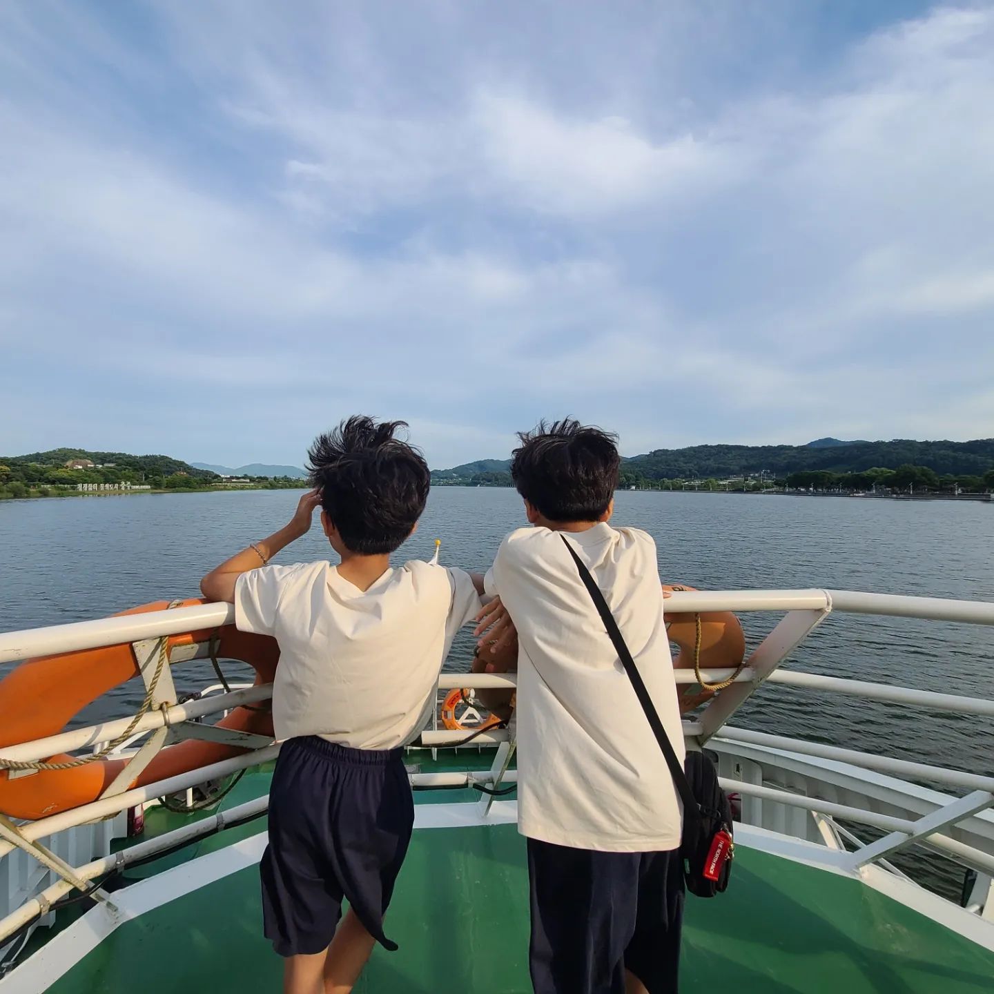 충주 왔으면 유람선 타야지!
충주 탄금호 일렉트릭 유람선
전세 냈어!

#충주여행#충주유람선#충주탄금호#충주일렉트릭유람선#충주탄금호유람선#충주일주일살기