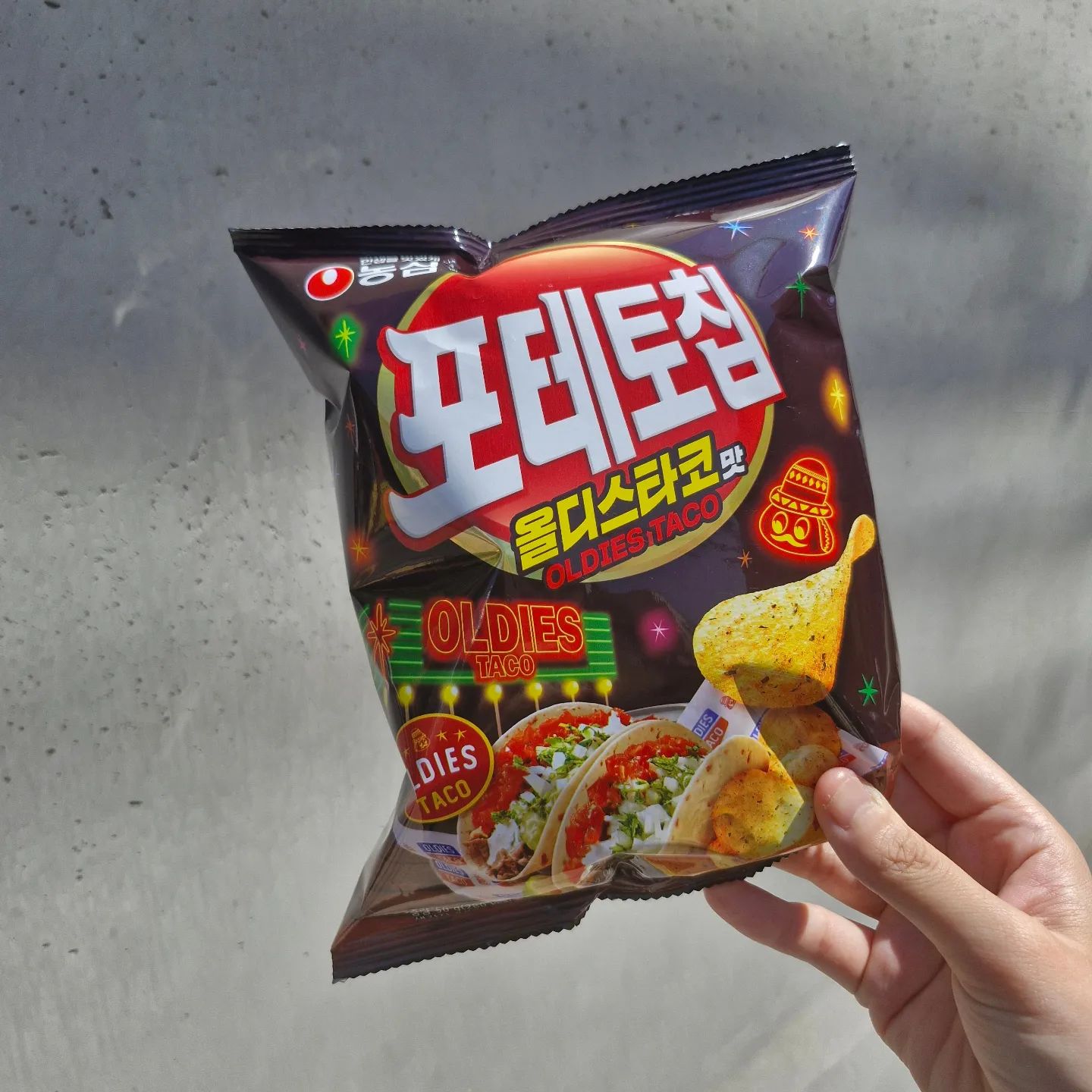#포테토칩햇감자 이벤트 참여를 위해... 산 건 아니고 점심으로 먹으려고 삼. 올디스타코는 오히려 사는 곳 가까이에 있는데 매번 웨이팅이 있어서 못 가봄. 조만간 한번 가봐야지. 그전까지는 포테토칩 먹쟈.

nongshim
oldiestaco

#포테토칩 #감자덕후