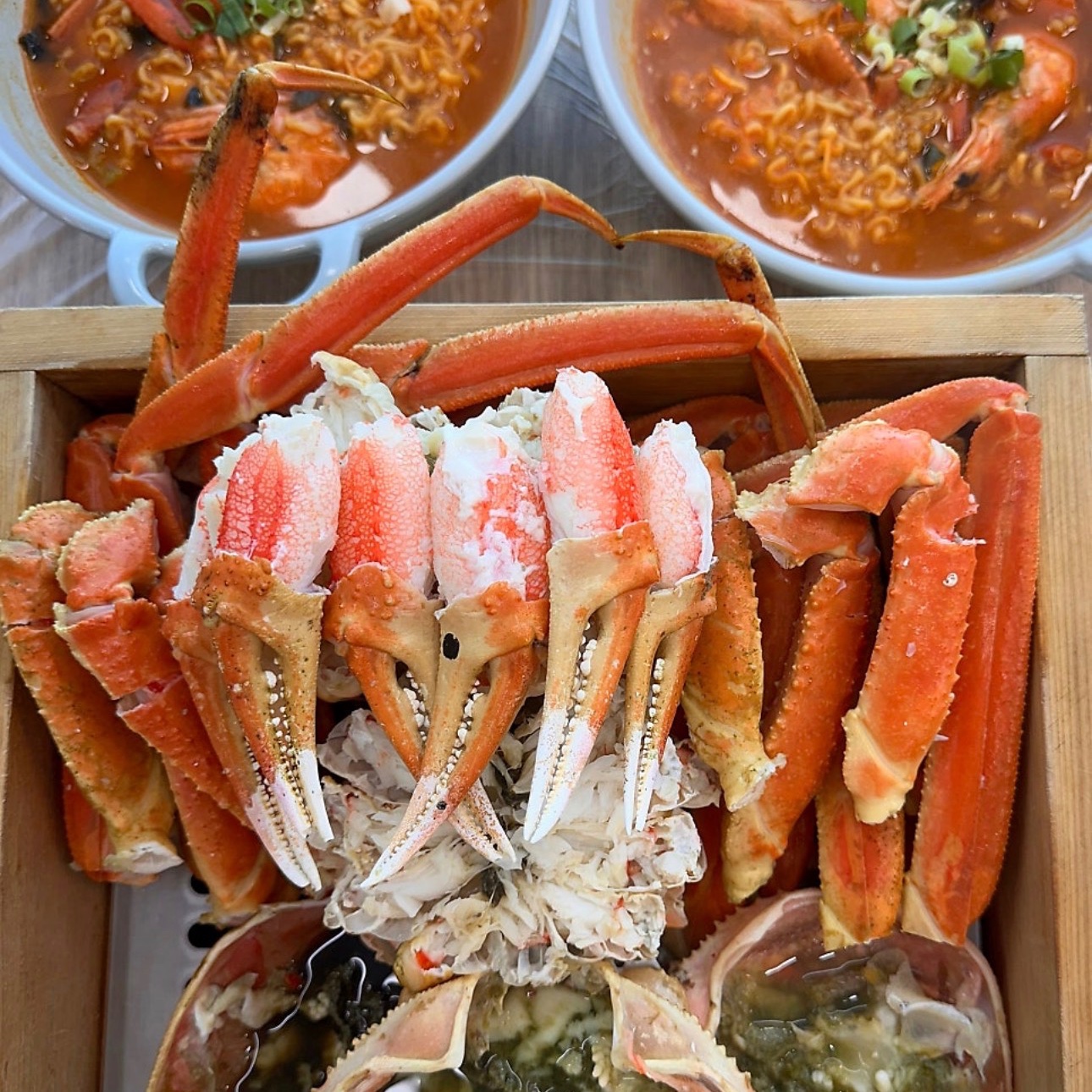 묵호항 정훈수산, 오션뷰 보며 즐기는 대게 맛집(애견동반가능)
