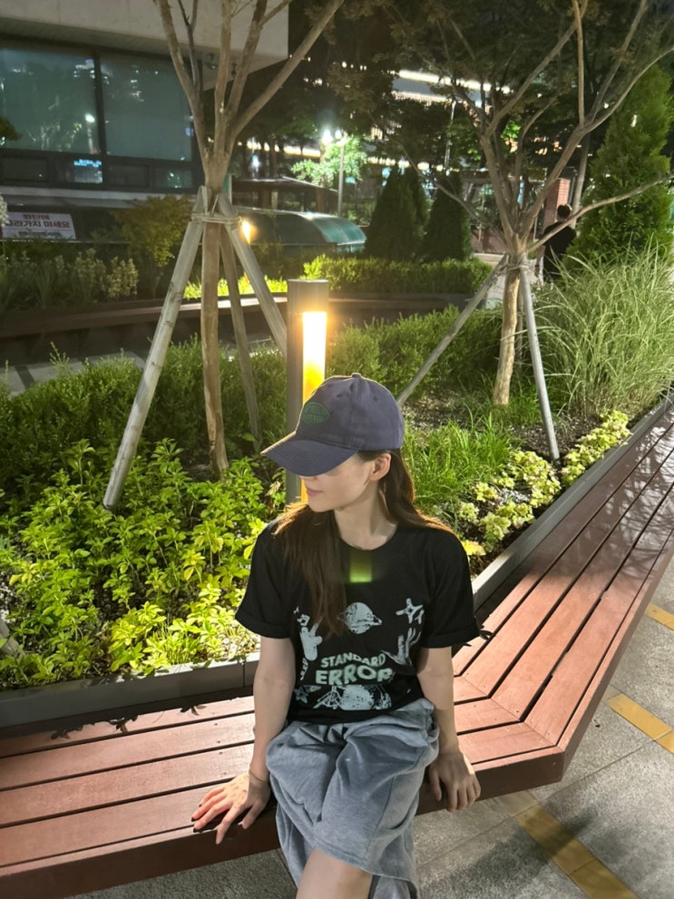 무신사 여름 그래픽 여자 반팔티셔츠 스탠다드에러 S 후기