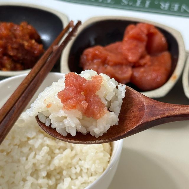 쟈니네🏠 on Instagram: "#협찬

혼자있을때는 입맛이 없어서 끼니를 거를때가 많은데 끼닛 불젓갈 한입 먹었더니 집나간 입맛이 확돌아왔네요🌶️

맵찔지만 매운걸 좋아해서 씁씁거리며 먹는편인데 끼닛 불젓갈은 자극적이게 맵기만 한 젓갈이 아니여서 맘에 쏙들었어요 •᎑• 

입에 착달라붙는 맛있는 매움이라 밥 두그릇은 필수🥹

개별소포장이라 금방금방 먹을 수 있고 캠핑갈 때 챙겨가도 너무 좋을 것 같아요

먹어보니 맛있게 매운맛에 진심인 끼닛이라는 마음이 마구마구 드네용🤭

#광고#명란젓#젓갈요리#젓갈반찬#밥도둑#끼닛#불젓갈#매운젓갈#오징어젓#낙지젓#명태회무침#명태젓 @kkineat_officia"