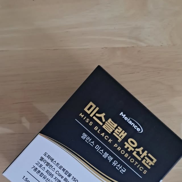 @imi3318 on Instagram: "#협찬
진짜 나한테 필요한 영양제!!
안그래도 어릴때부터 스트레스로 새치 ㅜ.ㅜ
지금은 더 심각해진 수준인데..
해결방법도 없더만ㅜ.ㅜ
이런 유산균이 나오다니!!
제발 효과 대박 있기를..

#광고#미스블랙#새치영양제"
