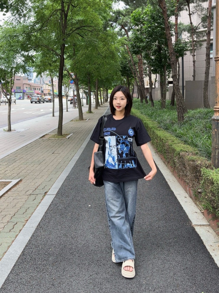 올여름 데일리 스트릿룩 완성! 스탠다드에러 스트럼 사운드 크랙 솔리드 반팔 티셔츠 후기