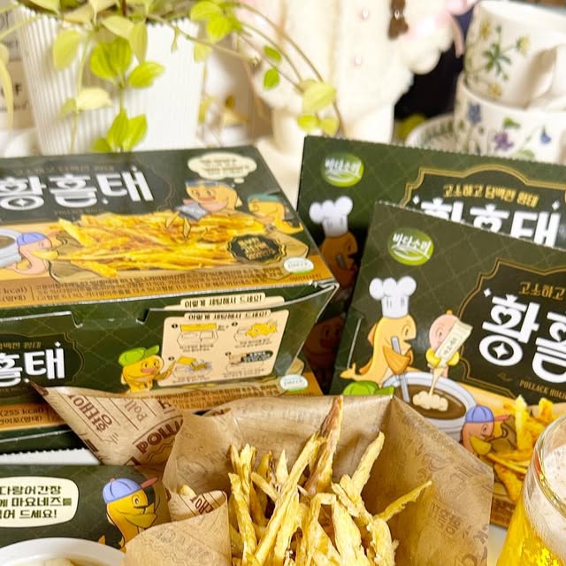 #광고 맥주안주로 최고 #황홀태 🍻 평소에도 황태 구운거 넘 좋아해서 황태채 대용량 사다놓고 자주 구워먹는데, 이게 또 여간 귀찮거든요😆 굽기엔 귀찮고, 황태는 먹고싶고할때 요 황홀태 넘 간편하고 좋네요 💛 동봉되어있는 소스도 넘 맛있고… | Instagram