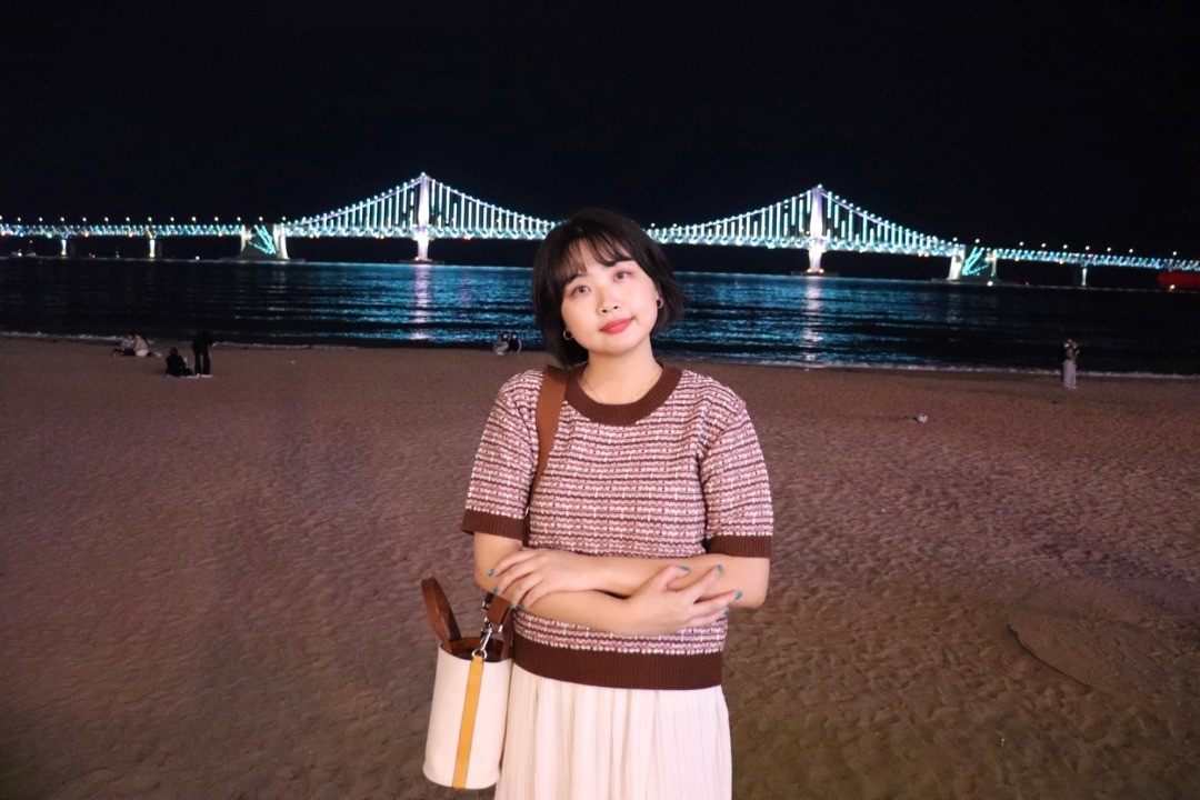 진짜 별거 없는 이 #광안대교
근데 안 보면 서운하단 말이지...🤔
.
.
#오늘아님 #일상 #여행 #여행스타그램 #부산 #부산여행 #광안리 #낭만있어 #밤바다 #🐳