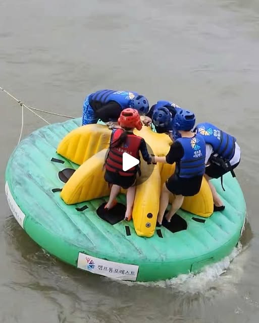  굳이1 on Instagram: "#광고 
여름엔 빠지💦 
지상&수상 만오천평 규모인 캠프통포레스트 다녀왔어요🤩
편의시설은 물론 수영장, 찜질방, 얼음방까지 있답니다👍🏻
넓어서 쾌적하고 모든 시설 이용하려면 하루종일도 부족할 것 같아요😂
많은 놀이기구가 있지만 워터타노스는 무조건 타야해요⚡️(물 먹을 준비 필수) 
가족, 친구, 연인과 함께 캠프통으로 떠나보세요‼️"