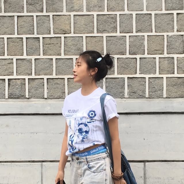 #협찬 #STANDARDERROR
체크셔츠 맛집에서 반팔 티셔츠 나왔다길래
가져왔승! 

코튼 원단에 여유있는 실루엣으로 남여공용으로 입기 좋은 제품이에요🤍
시원한 블루 포인트가 아주 청이랑 잘 어울리는 티랍니담~~
