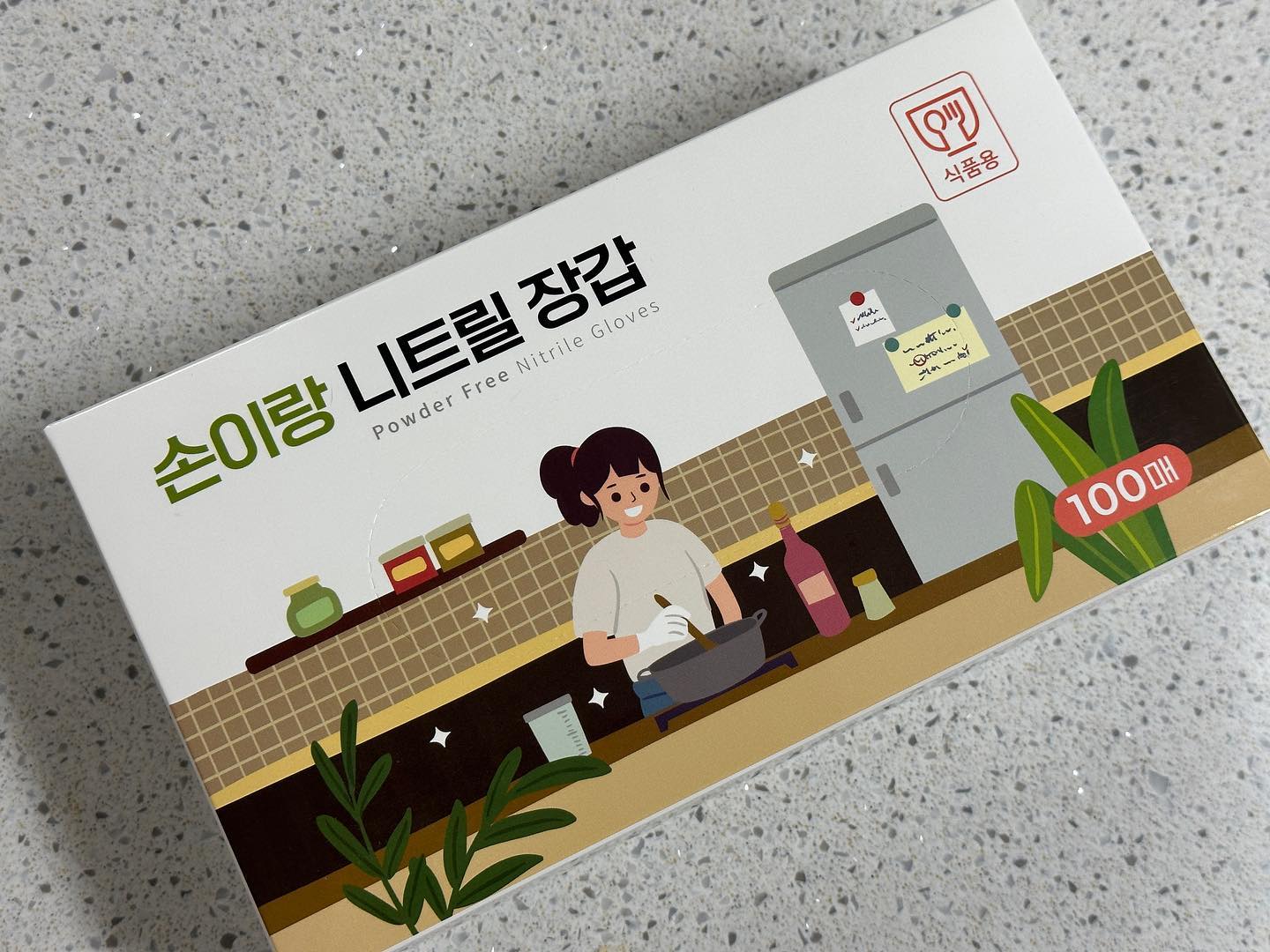 #협찬 #리뷰노트 #손이랑니트릴장갑
맨날 일회용장갑으로 요리를 하거나 치킨같이 기름진 음식을 먹을때 금방 새고 기름이 배어나와서 3-5번은 장갑을 바꾸면서 사용하는데 이번에 니트릴함유량이 94%이상이고 아기자기한 디자인 ,무분말, 무냄새, 저렴한가격 ,좋은품질인 ✨손이랑니트릴장갑✨을 사용해보니 진짜 신세계!😍
보들보들 쭉쭉 잘 늘어나서 손에 착 들뜸없이 편안해서
요리, 청소, 세차, 미용등. 손을 섬세하게 사용하는 일에도 불편함이 1도 없어서 더욱 좋은듯!👍👍
진짜 이거 다쓰면 재재재구매 하러 갈정도로 가성비좋고 질좋은 니트릴장갑 손이랑니트릴장갑 짱짱추천. ! 💕

#니트릴장갑 #손이랑니트릴장갑 #요리장갑 #캠핑장갑 #낚시장갑