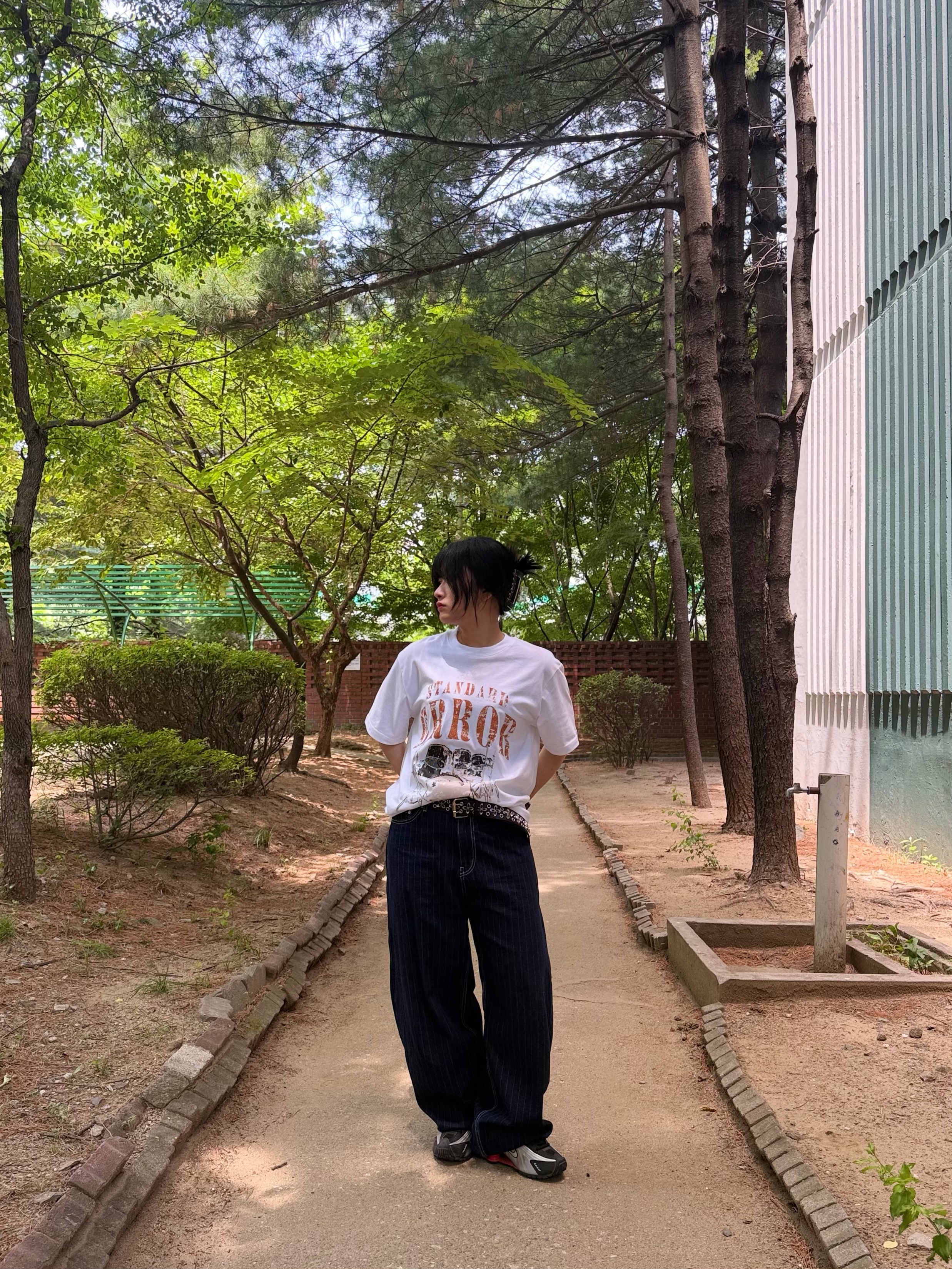 #협찬

[87-STAN253 브레이크 더 룰스 빈티지 크랙 솔리드 반팔 티셔츠]

이뿐프린팅 체고~

여름에 기본티로 딱 좋은 느낌🫢