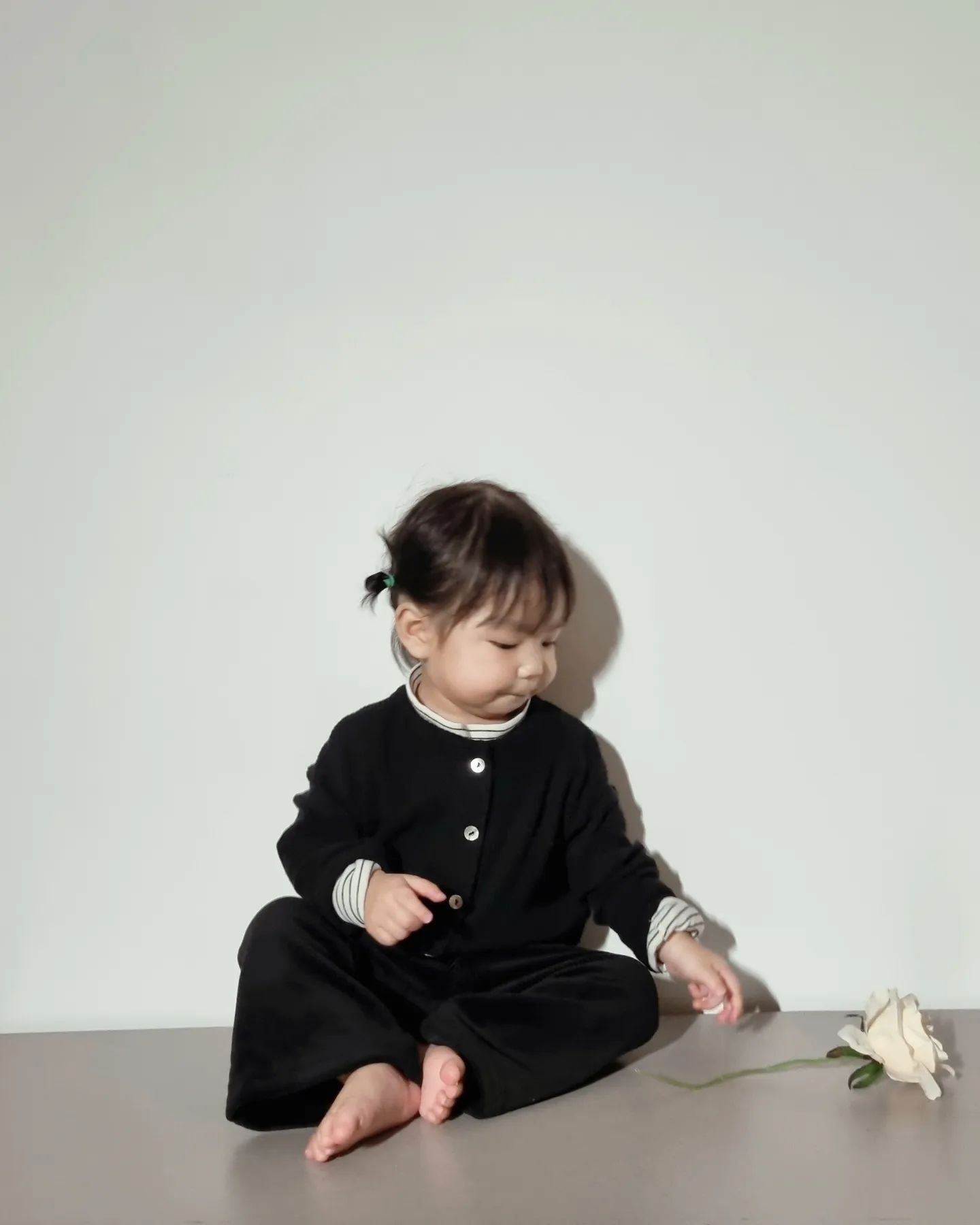 ⠀
삼촌이 6살인 줄 알았다는 사진 
실상은 14m baby 🖤 ˢᵒᵐᵃⁿᵍ
⠀
⠀
⠀
#홈스냅 #아기셀프촬영
