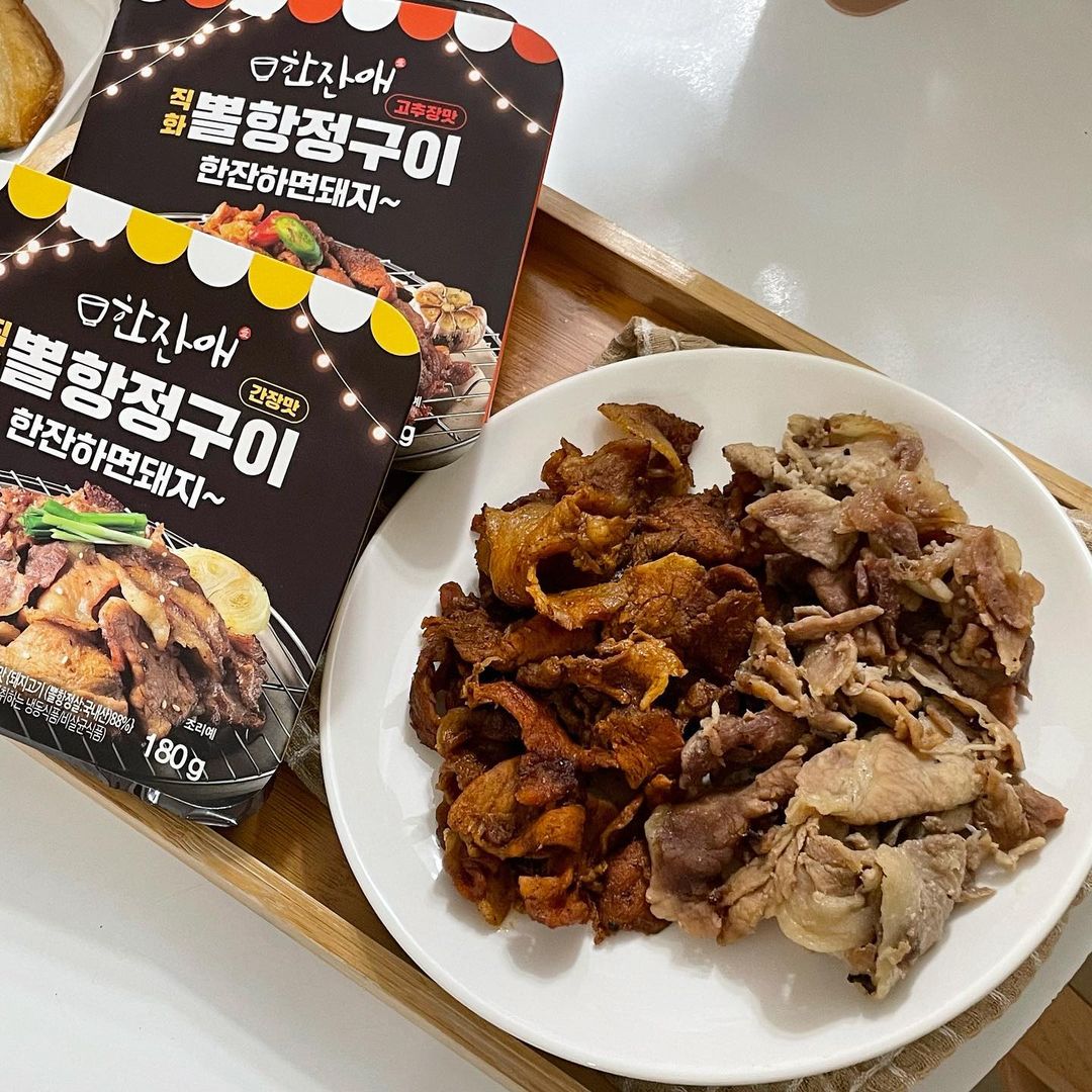 쟈니네🏠 on Instagram: “#협찬 안주로도 좋고 밥반찬으로도 너무 좋았던 한잔애 뽈항정구이…😋 직화구이라 그런지 불맛나고 고기도 연해서 술과 밥이 꿀떡 꿀떡 넘어가더라구요 100프로 국