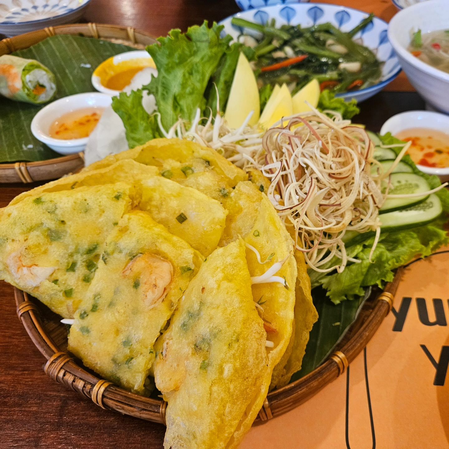 .
반쎄오 맛있는 음식이었네😍
#다낭여행 #다낭맛집 #반쎄오 #반쎄오맛집 #먹스타그램 #맛스타그램 #여행스타그램 #꿀맛 #yummyyummy