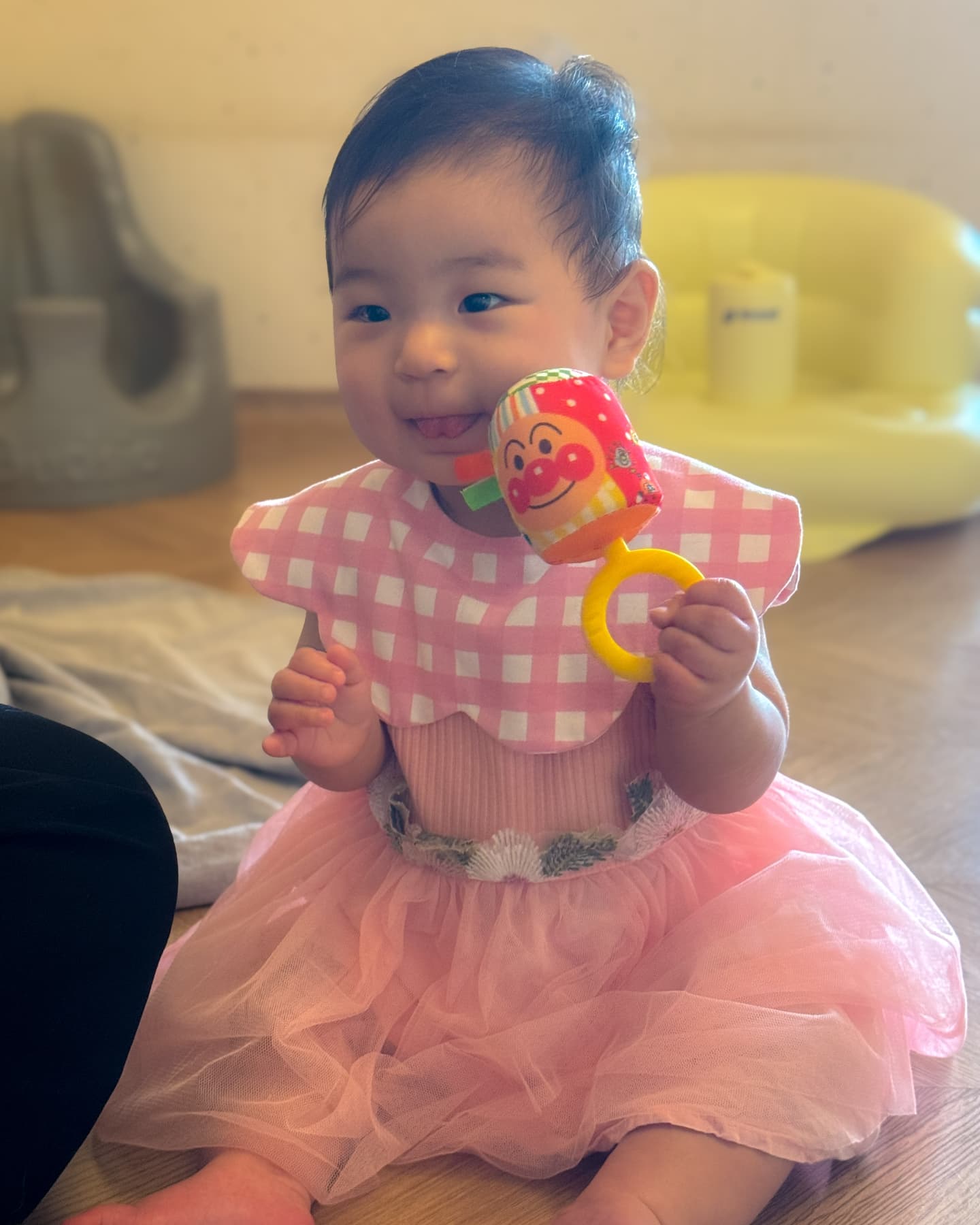 #가배당 #세하동 

오늘은 람쥐잉모와 잘웃겨주는잉모와의 만남!
점심으로 샤브샤브 먹고 지유랑 편하게 있으려고 가배당 방문😀
확실히 평일이라 그런지 사람도 없고 조용해서 좋았다:)
지유 컨디션도 좋아서 싱글벙글 자주 웃었던 날
오늘도 예쁨미 뿜뿜! 최애 장난감 들고 잘 놀았다😆
잉모들 또 만나요🤗

🫶chaehanaaa 늘 고맙고 좋은 친구❤️
