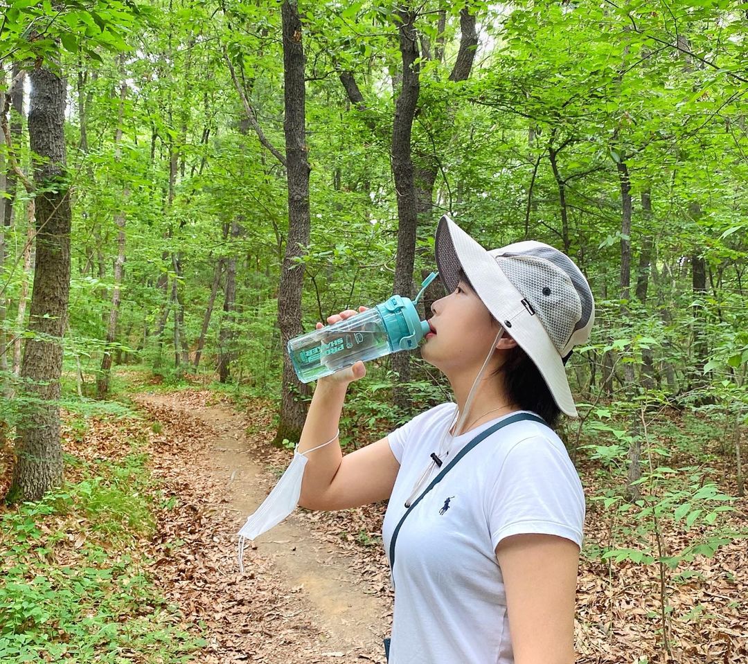 @im._.da._.da on Instagram: “요즘 저는 체중감량을 위해 주말마다 #등산 을 다니고 있는데요! 그때마다 챙겨가고 있는 것이 바로 이 #프로쉐이커 #쉐이커보틀 이에요 :-) 평소 가지고 다니던 #물통