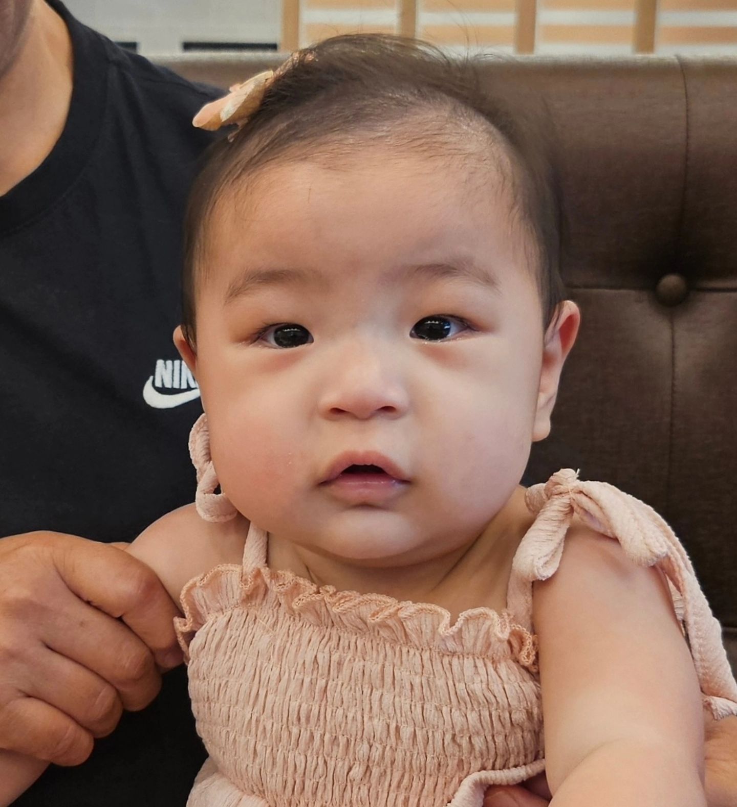 #가배당 #세하동 

2020년 9월 14일에 처음 가보고(결혼 전이라 날씬했네🤭)
지유가 태어나고나서 재방문! 벌써 세번 넘게 간 곳😆
사장님도 이제는 지유랑 나랑 어머님이랑 알아보신다는,,ㅎㅎ
집에서 10분거리고 차도 안 막혀서 좋은곳😊
어머님이랑 다녔던 많은 좌식카페 중에는 가배당이 제일 편하고 좋았다!
지유가 맘껏 배밀이하고 뒹굴고 되집고 하기 딱 좋다!
(좌식 테이블이 여러 곳 있는데 두번째 방에는 테이블이 단 두개 뿐이라 사람이 없는 경우도 많다! 물론, 평일에 한정...)
이번 여름에는 여기로 딱 정했다!!

#20240719 #20240722 #20240726 #6개월아기 #6개월 #189일 #192일 #196일 #광주서구카페 #광주카페 #팥빙수 #육아 #육아기록 #일상 #할머니랑 #외할아버지랑 #엄마랑 #2024년생 #흑토끼띠아기 #청룡띠아기 #육아소통 #베이비 #너의모든순간을사랑해