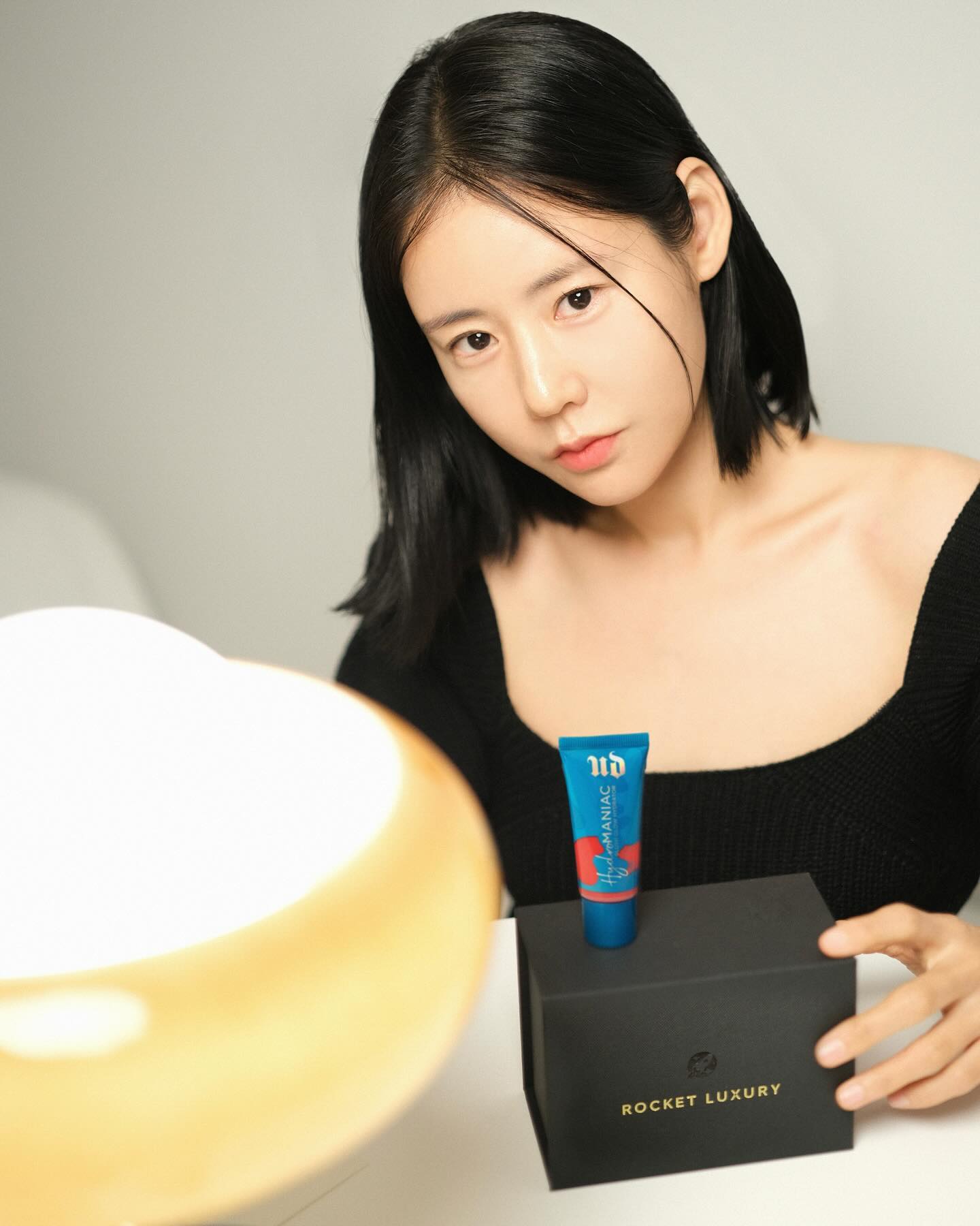 #유료광고 여러분~ 쿠팡 로켓럭셔리에서
진행하는 “럭셔리 뷰티 페스타”가 오픈했어요!
쿠팡에서 정품 인증을 하는 다양한 명품브랜드 화장품을
만나볼 수 있는데요~
저는 제품력 좋은 어반디케이를 합리적인 가격으로
살 수 있어서 정말 좋았답니다😊
어반디케이 라인뿐아니라 아니라 비오템, 설화수, 오휘, 헤라,
바비브라운, 크리니크, 빌리프, 시세이도, 더후 등도 구매할 수 있습니다!
 
굳이 백화점에 가지 않아도 모바일로 간편하게 주문이 가능하고
고급스러운 패키지로 친구나 지인에게 의미 있는 선물을 할 수 있어요:D
 
특히~ 쿠팡은 빠른 배송이 강점이라 급하거나
서둘러야 할 때 이용하면 정말 최고더라고요~
 
럭셔리 뷰티 페스타 기간은 24.04.01 ~ 24.04.07까지이니
참고해주시고~ 와우회원인 경우는 로켓럭셔리 구매 가격의 10%가 쿠팡캐시로 적립된답니다!
특정 제품들은 구매시 할인 쿠폰과 사은품 증정 혜택까지 있어요˘◡˘
쿠팡의 가장 큰 뷰티프로모션 럭셔리 뷰티 페스타 ’럭뷰페‘를 만나보세요
 
#쿠팡 #쿠팡뷰티 #로켓럭셔리 #선물추천 #럭셔리뷰티페스타 #럭뷰페 #뷰티프로모션 #명품화장품 #어반디케이 #어반디케이블러쉬