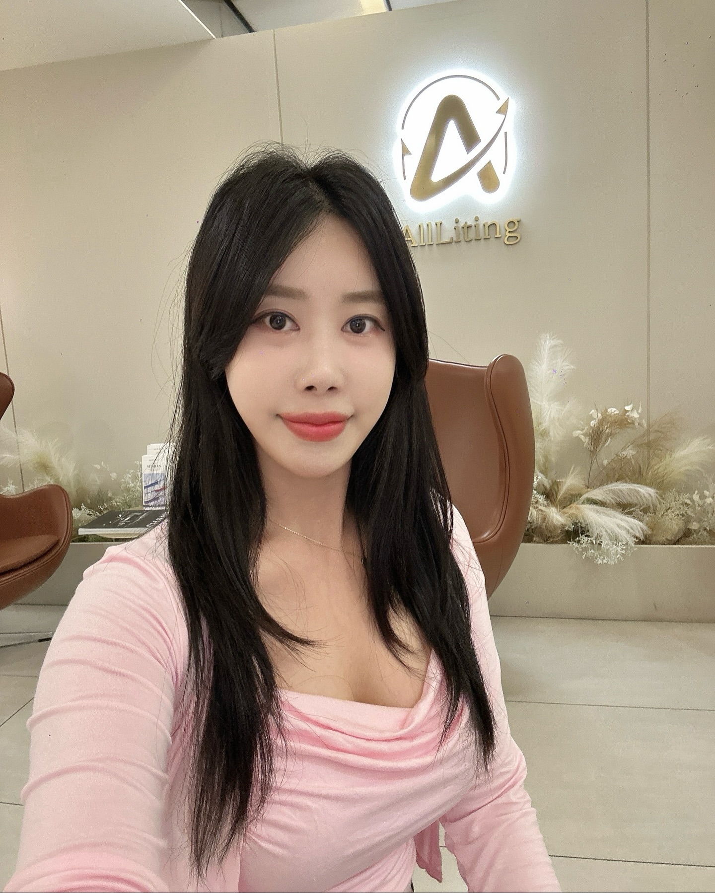 얼태기일 땐 관리죠 !!!
티타늄리프팅 최고🫶🏻
.
.
고민이었던 이중턱 턱살 위주로 티타늄리프팅하고왔는데 완전 👍🏻
.
.
꾸준히 관리해서 세월 빗겨갈래요 😉
.
.

#올리팅성형외과 #alllitingplasticsurgery #강남역성형외과 #강남리프팅전문병원 #목주름 #리프팅장인 #리프팅레이저 #티타늄리프팅 #티타늄리프팅후기 #필러 #보톡스 #윤곽주사 #튠페이스 #튠바디 #튠라이너 #브이올렛 #리쥬란 #리쥬란힐러 #리쥬란hb #하이쿡스 #울쎄라 #올리지오