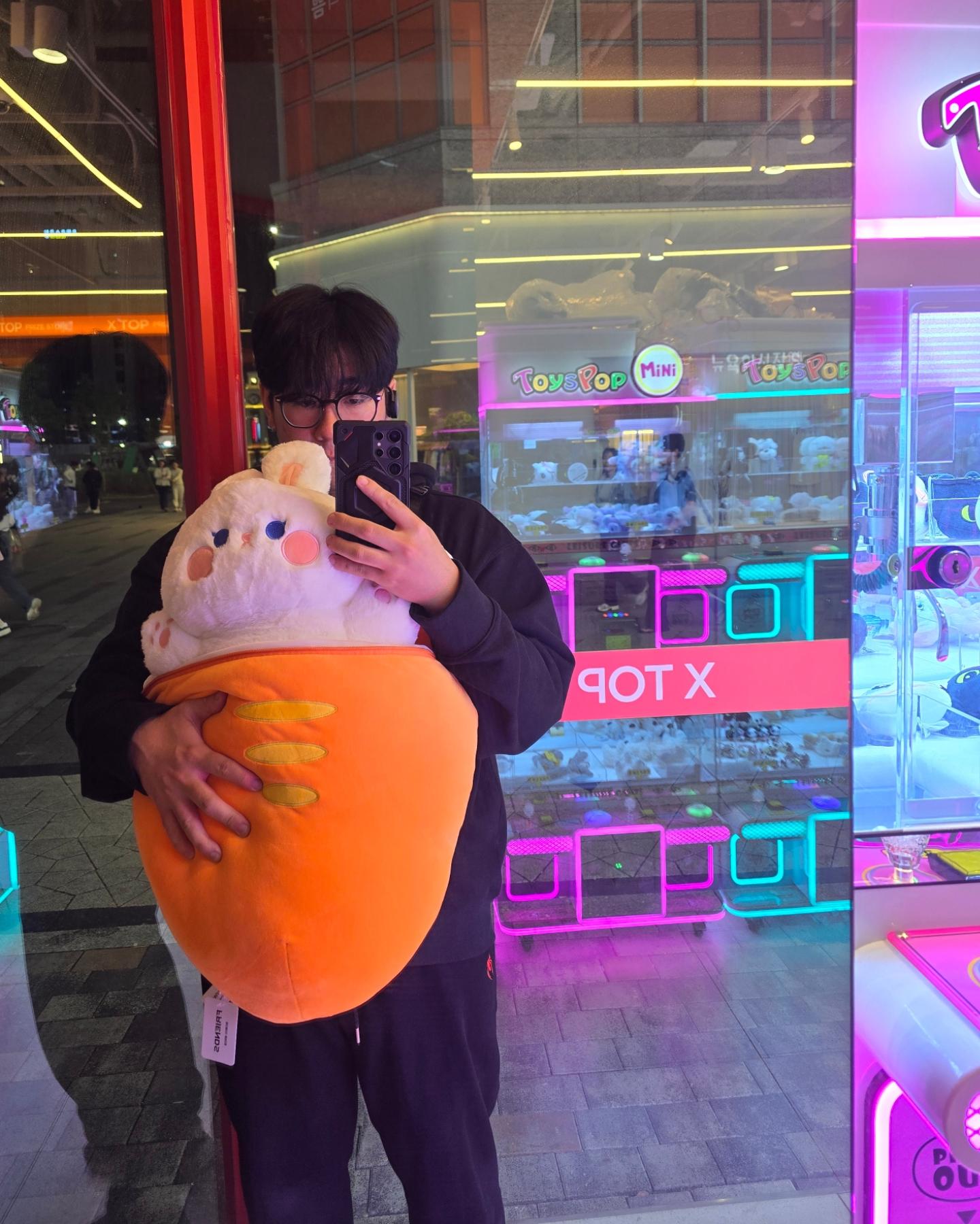 미가 놀러왔다 토끼 입양해 간다 쉰나 ㅎㅎ

#인형뽑기 #미사
