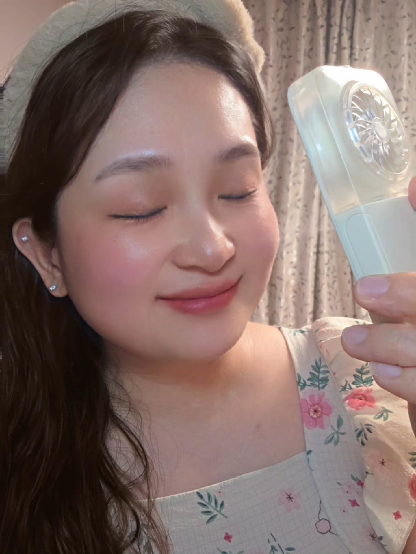 광고 ㅣ핸디선풍기🌿
🌿[ebeiya] 핸디 미스트 선풍기🌿

🌿 Marina
손안에 착 👌 
스탠드형이라 테이블 위에도 👌 

📌 4단 풍속
📌 미스트 선풍기

초미세 미스트 분사로
초슬림 바디 2cm
가벼운 핸디형 미스트 선풍기

👉 슬림 & 컴팩트 사이즈
: 주머니, 가방 속 휴대 간편

👍 섬세한 나노 미스트
끈적임 없이 산뜻하게

✨️ F1 미풍
✨️ F2 약풍
✨️ F3 강풍
✨️ F4 최대풍

⭕️ 대용량 배터리 탑대
👉 배터리 잔량 확인 👌 

🌿#ebeiya선풍기#핸디선풍기#손선풍기
#미스트선풍기 #휴대용선풍기