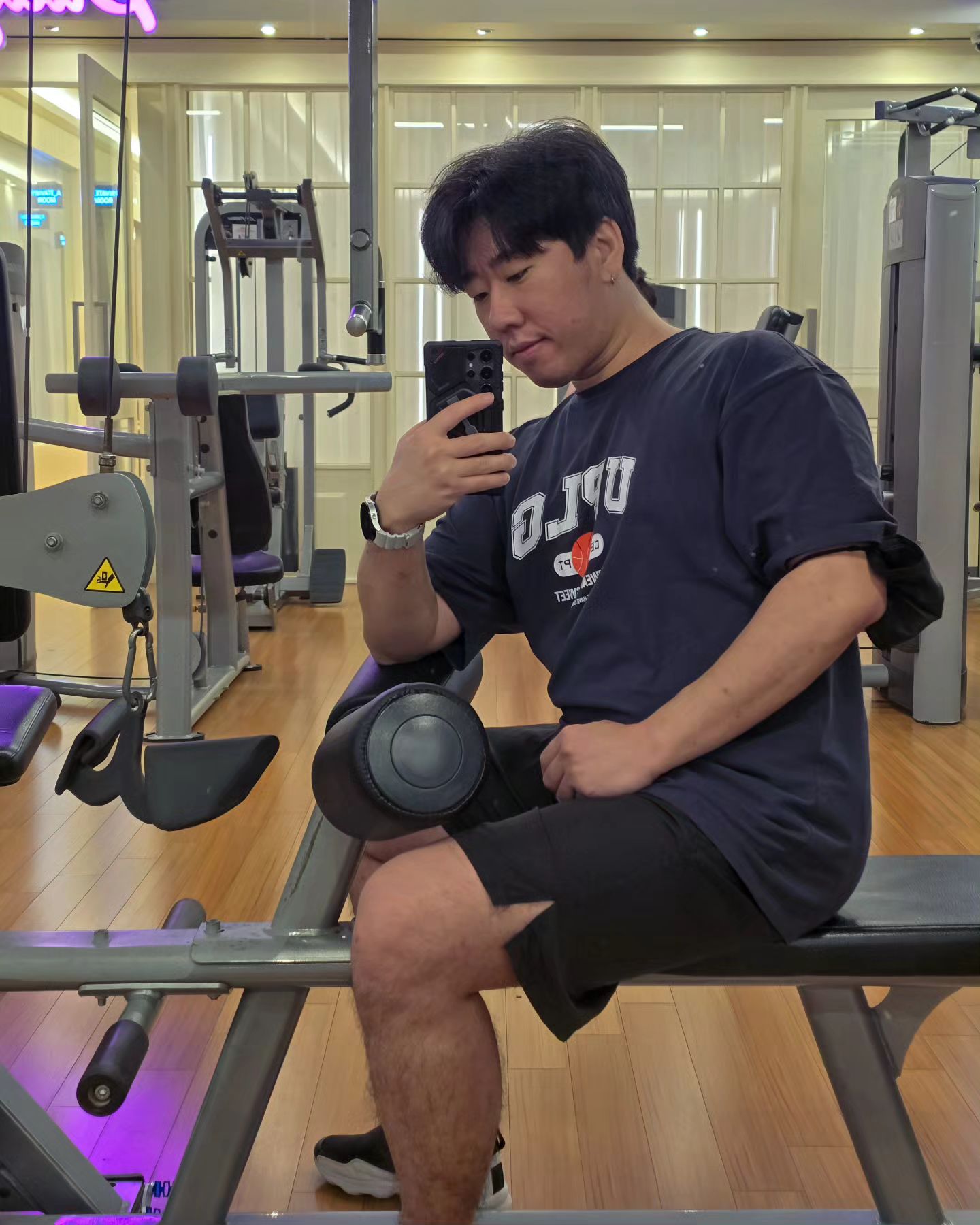 다시 운동시작 뱃살 뿌셩뿌셩!! 💪
#오늘부터운동시작 #아침운동 #오운완 #살크업