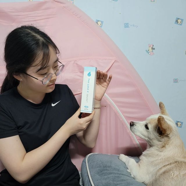 세아이의 워킹맘~^^ 맞팔 선팔 환영 on Instagram: "👉 #협찬 ☝ 꺄!! 요새 같이 비가 많이 오고 추울 때는 감기 걸릴 것 같아 우리 몽이 목욕이 너무 힘드네요. 그래서 비지어스펫 더럽개 미스트