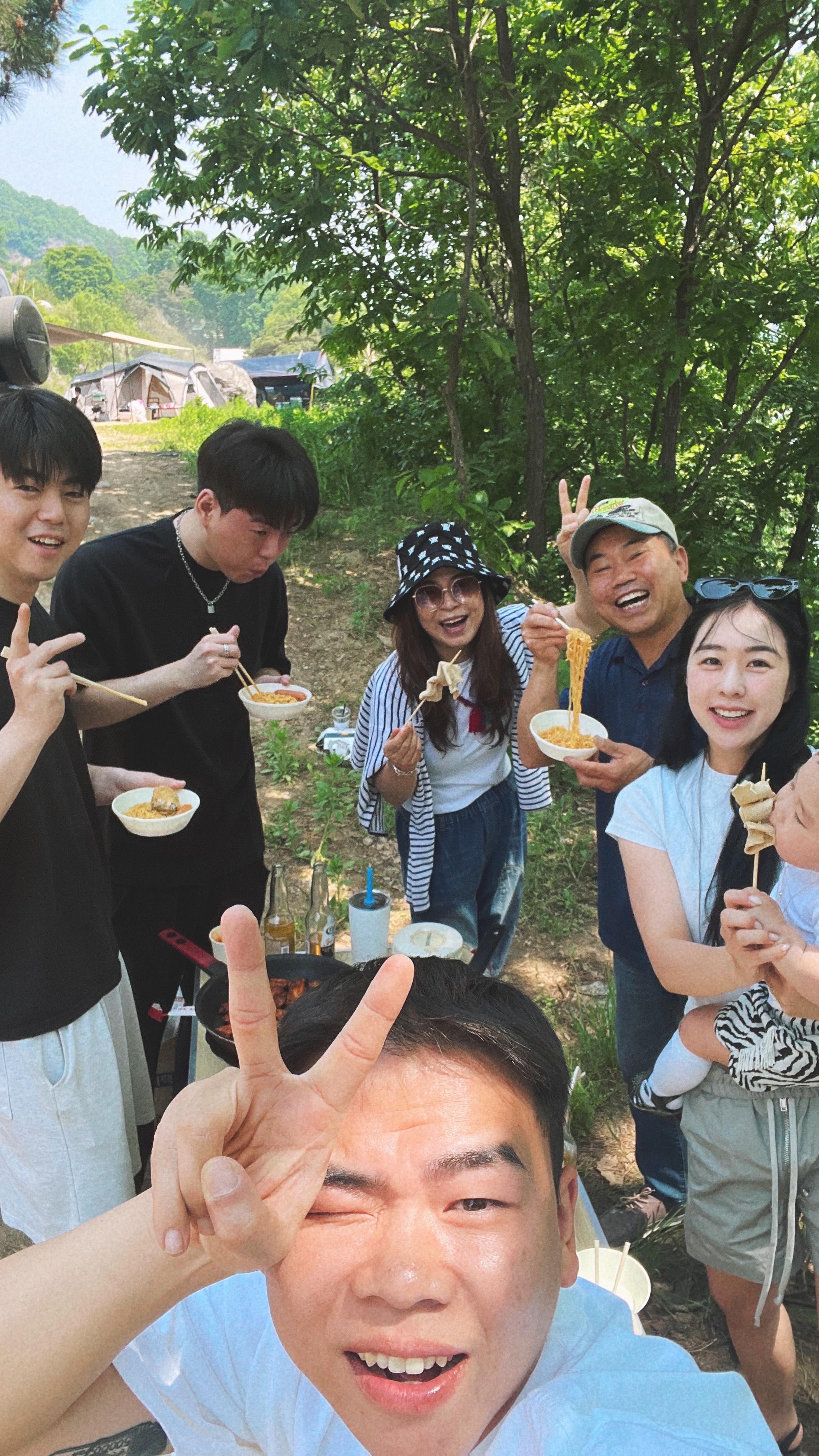 누가봐도 진우네랑 캠핑 🐿️🔥
(ㅋㅋㅋㅋ 나만 다르게 생겼다곸ㅋㅋㅋㅋㅋ)

양평까지 2시간반 걸린건 다시 생각해도 충격 ;!