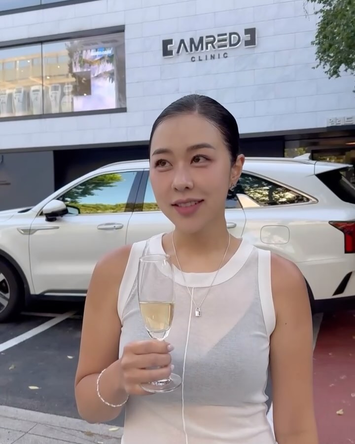 너무 더럽게 타버린 나.. 🧑🏾‍🦲 
재밌었다 🥂 6월이었지만 기록(..ㅎㅎㅎ) 

skinceuticals x amred_xy 🖤