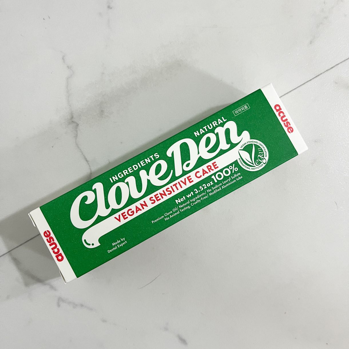 #광고 acuse_cloveden 

치과의사인 대표님이 임산부인 아내를 위해 개발했다는 제품 #클로브덴

✅잇몸 관련 질환은 입마름을 방지함으로써 대부분 예방, 치료할 수있다는 점 아셨나요?!
✅현재 시판되는 대부분의 제품에 포함되어있는 화학적 계면활성제는 입마름을 유발시키지만 클로브덴은 천연 계면활성제가 사용되어 믿음직스직운 제품이라는거~!
✅비건인증된, 치과치료에서도 사용되는 클로브! 

#치과치약 #시린이치약 추천합니다👍🏻

#여배우치약, #치약후기, #치약추천, #연예인치약, #치과의사치약, #잇몸치약, #한예슬, #한예슬치약, #비건치약, #기능성치약
