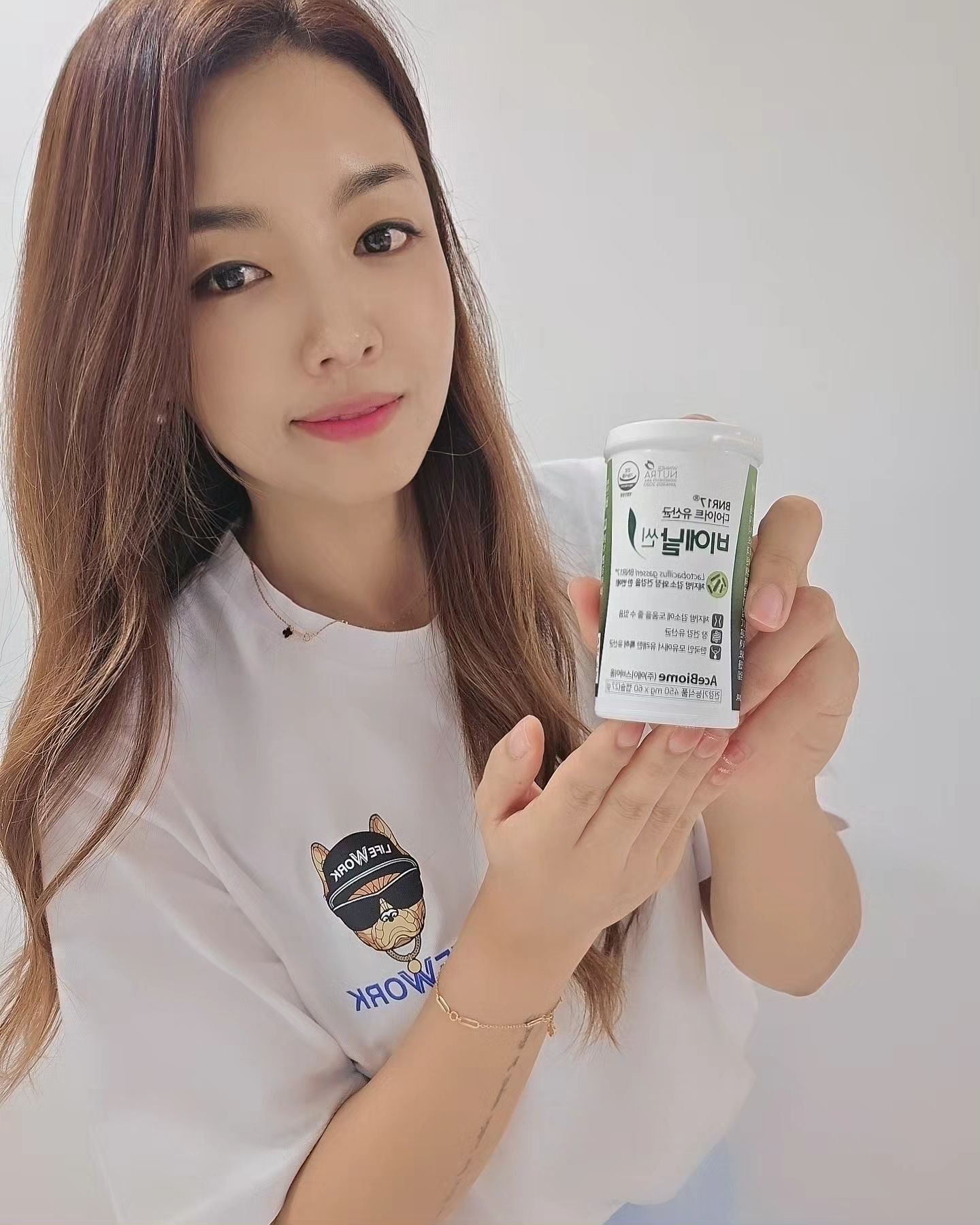 #광고  acebiome_official

나두 요거😁

체중 조절, 실은 장이 열쇠라는거 아셨어요?🙃

균형 잡힌 장 건강을 위해 효리씨가 
섭취하고 있는 비에날씬을 소개해드려요^^ 
국내최초 식약처로부터 체지방 감소 기능성을
인증받은 다이어트 유산균 BNR17함유 되어 있고요.

유산균 락토바실러스 가세리 BNR17 무려
100억마리 보장! 
체지방감소와 장 건강을 한번에 챙길 수 있는 
2중 기능성 건강기능식품 이고요.
김희선 유산균으로 이미 유명한 1등 다이어트 유산균이랍니다. 
콜드체인 배송시스템으로 재료부터 배송까지 
신선함을 유지하는 데 중점을 둔 제품 비에날씬! 

하루 2알로 장 건강을 위한 투자라 생각하면 
충분한 가치가 있는 선택이었다고 확신해욧👍

#살아_살아_빠져랏
#호올쭉_하고_싶어랏
#운동이든_먹는거든
#꾸준해야_된데이

#효리씨 #효리씨골프 #대구골퍼 #대구테린이
#다이어트유산균 #다이어트꿀팁 #비에날씬 #에이스바이옴 #BNR17 #bnr17
#대구테니스 #대구골프