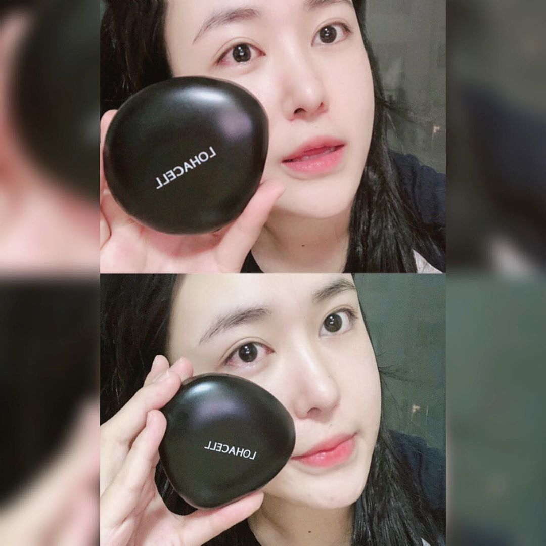 이인혜 on Instagram: “#조약돌쿠션 🖤 칼라민, 5가지 시카성분 함유된  칼라시카 덕분에 피부자극없이 쵹쵹 !! 이름처럼 조약돌모양이라 귀엽고, 코주위 꼼꼼하게 수정메이크업 하게끔 퍼프도 신경써서 조약돌모양으로😎  지속력도 좋지만 커버력 진짜 대박. 👏🏻👍🏻 컨실러가…”