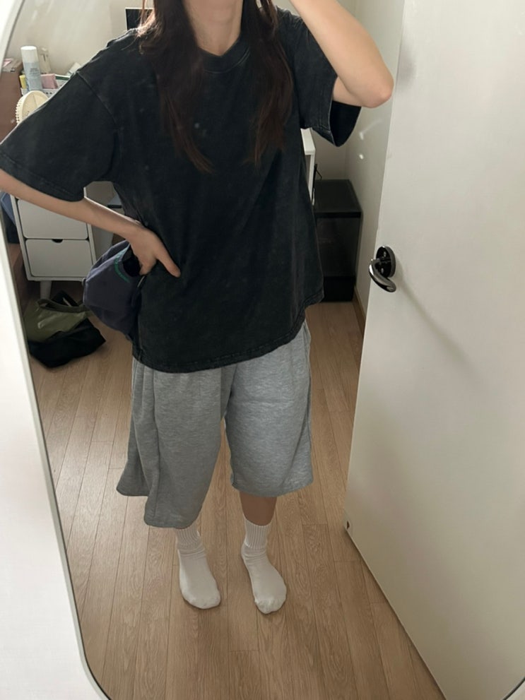 스탠다드에러 오버핏 반팔 티셔츠 피그먼트 블랙 컬러 S 후기