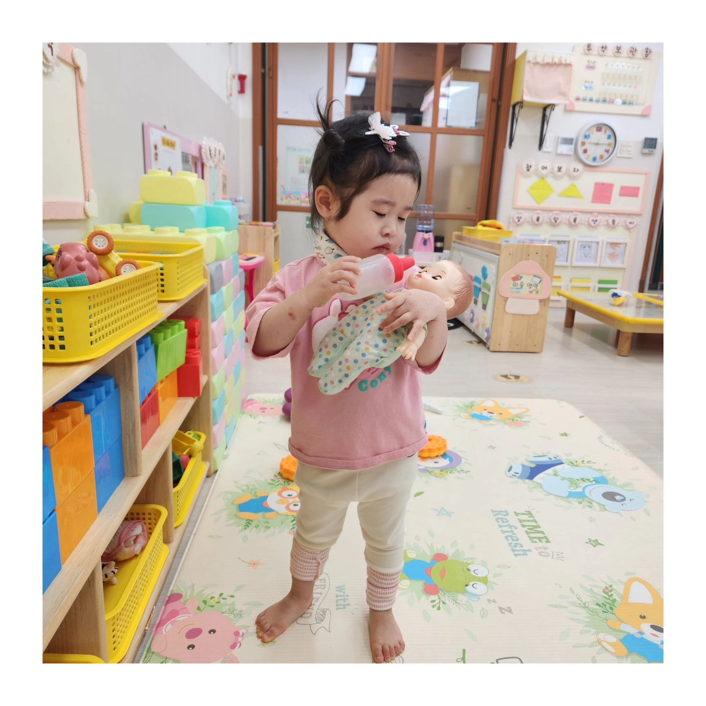 새학기
새로운 어린이집
적응기♡앤 이미 풀타임해도 될듯한데
다같이 이번주까진 점심까지란다..
풀타임을 고대하며!!!

#새학기시작 #어린이집적응기