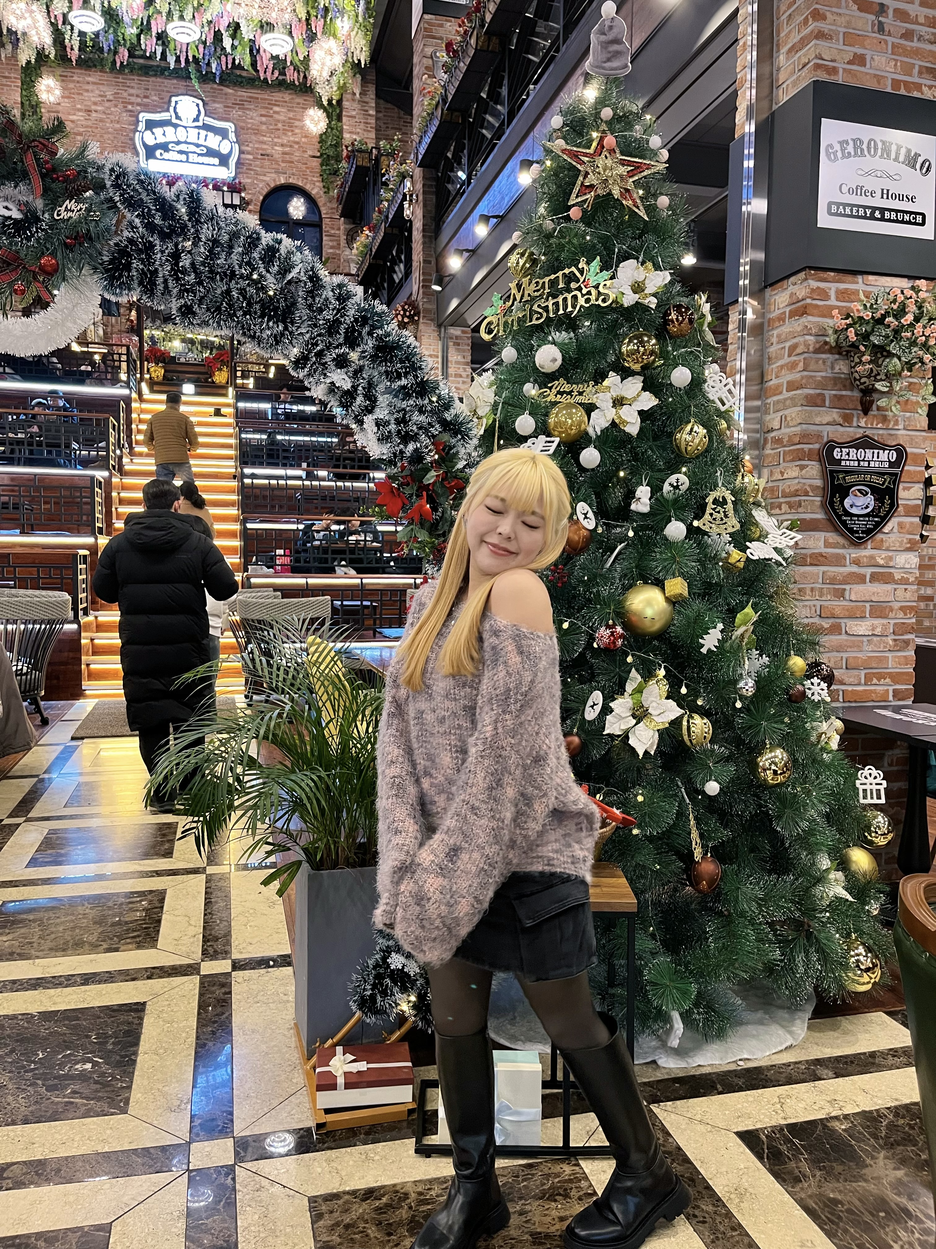 뷰티,패션,맛집,카페 다양한 리뷰 컨텐츠 서비스입니다! 3