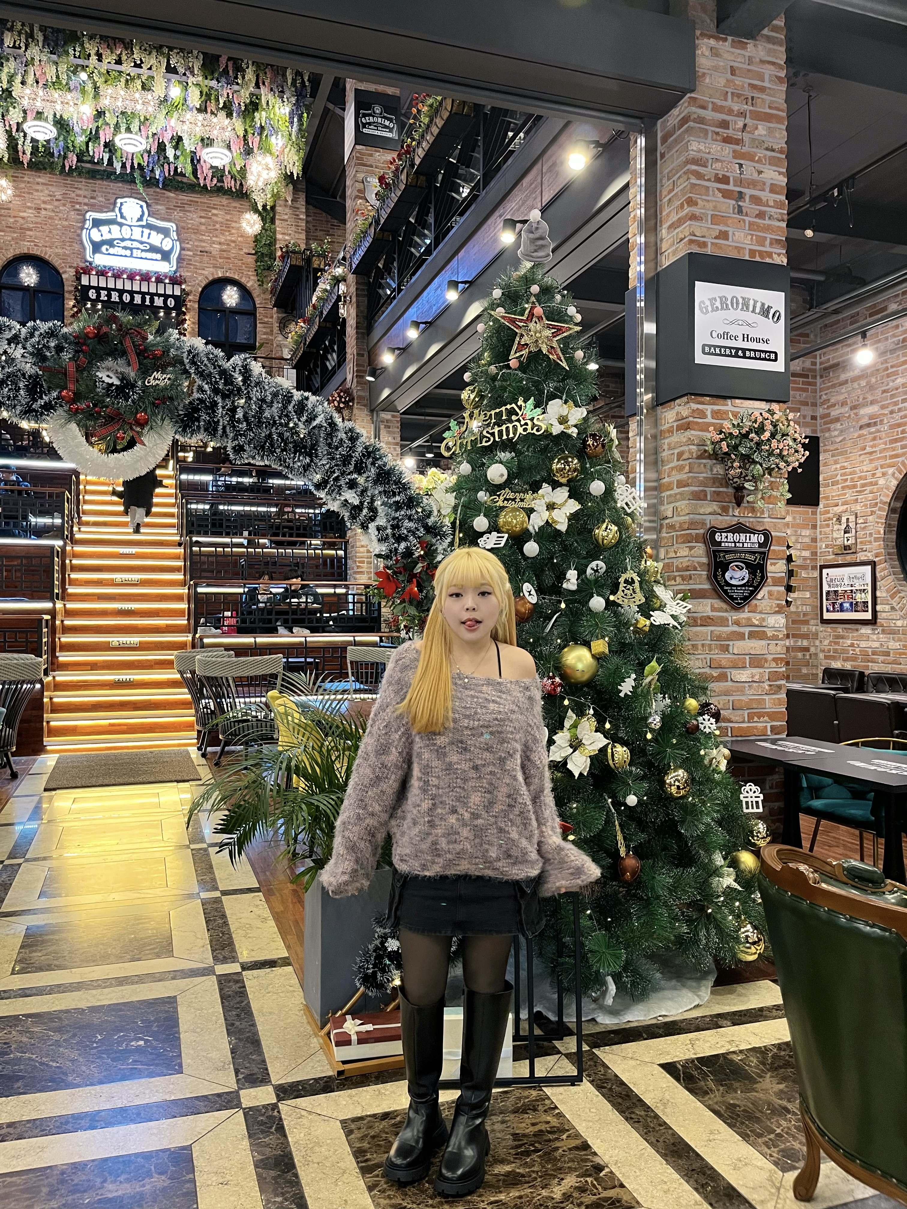 뷰티,패션,맛집,카페 다양한 리뷰 컨텐츠 서비스입니다! 7
