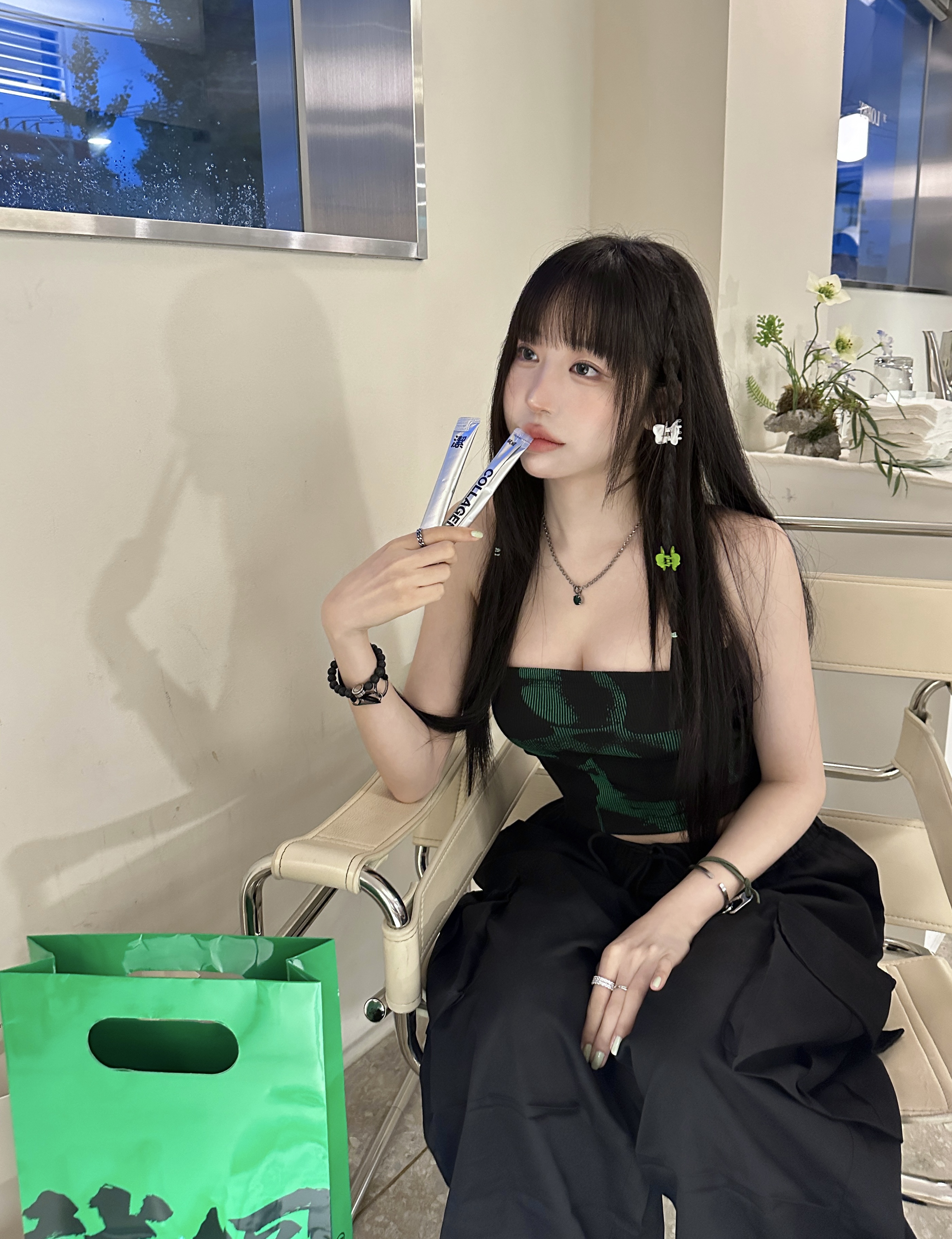 뷰티 제품 마케팅에 활용가능한 감도 높은 콘텐츠 제공 7